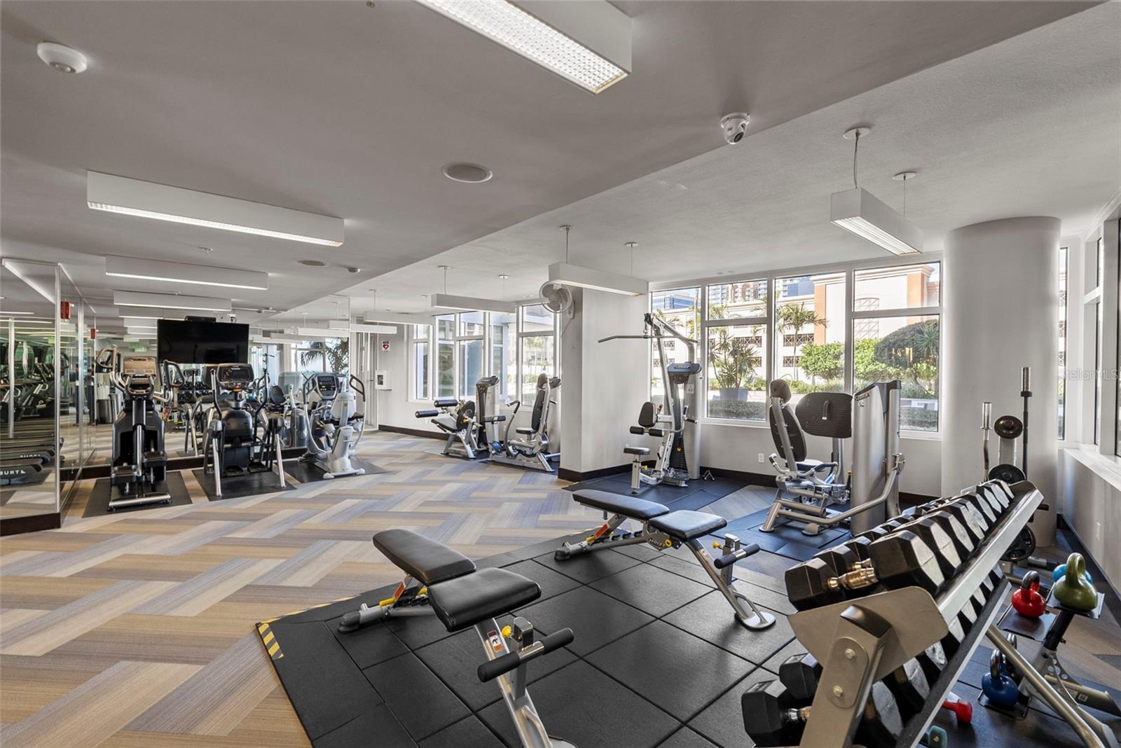 Listing photo id 39 for 175 1st Street S 1604