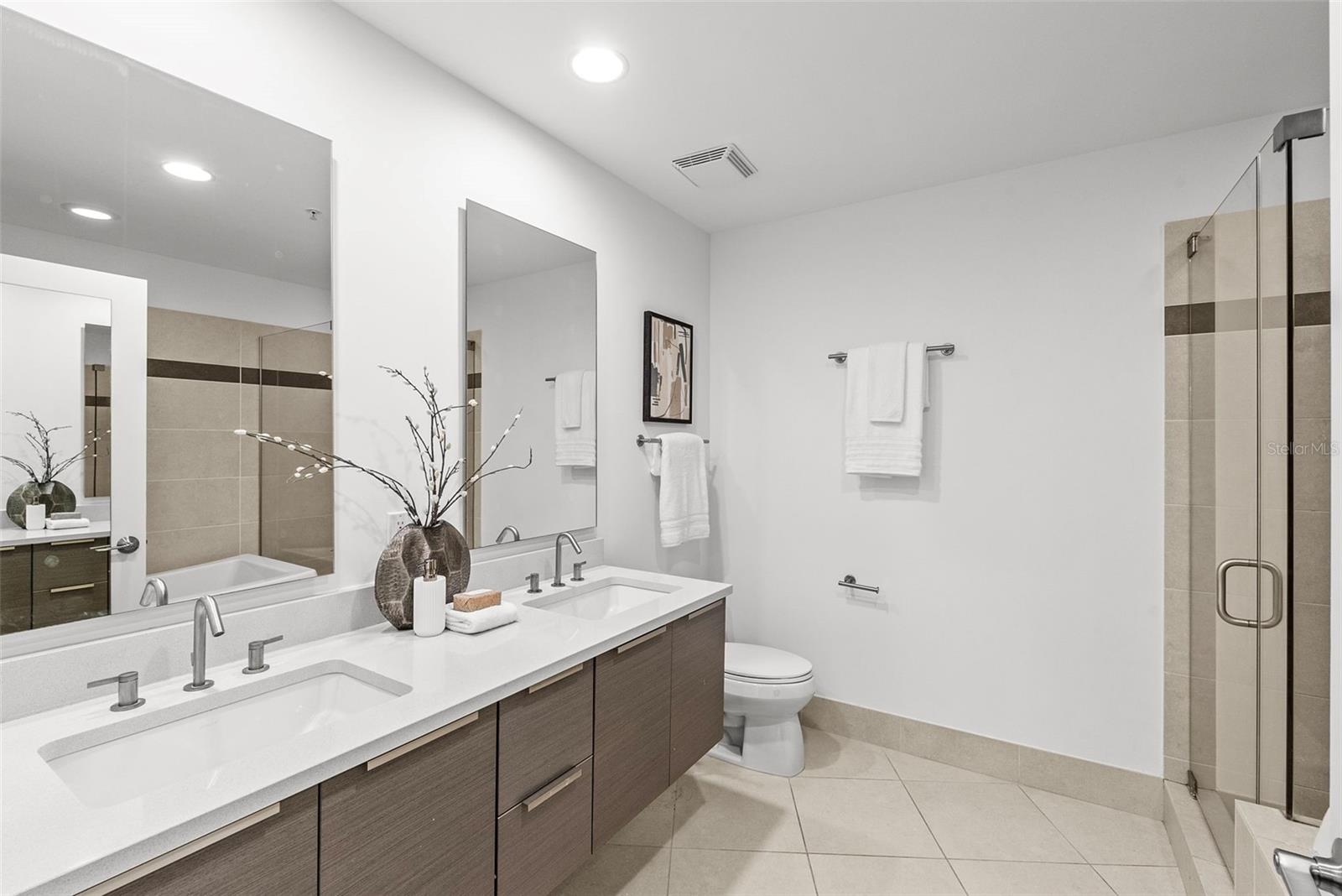 Listing photo id 4 for 175 1st Street S 1604