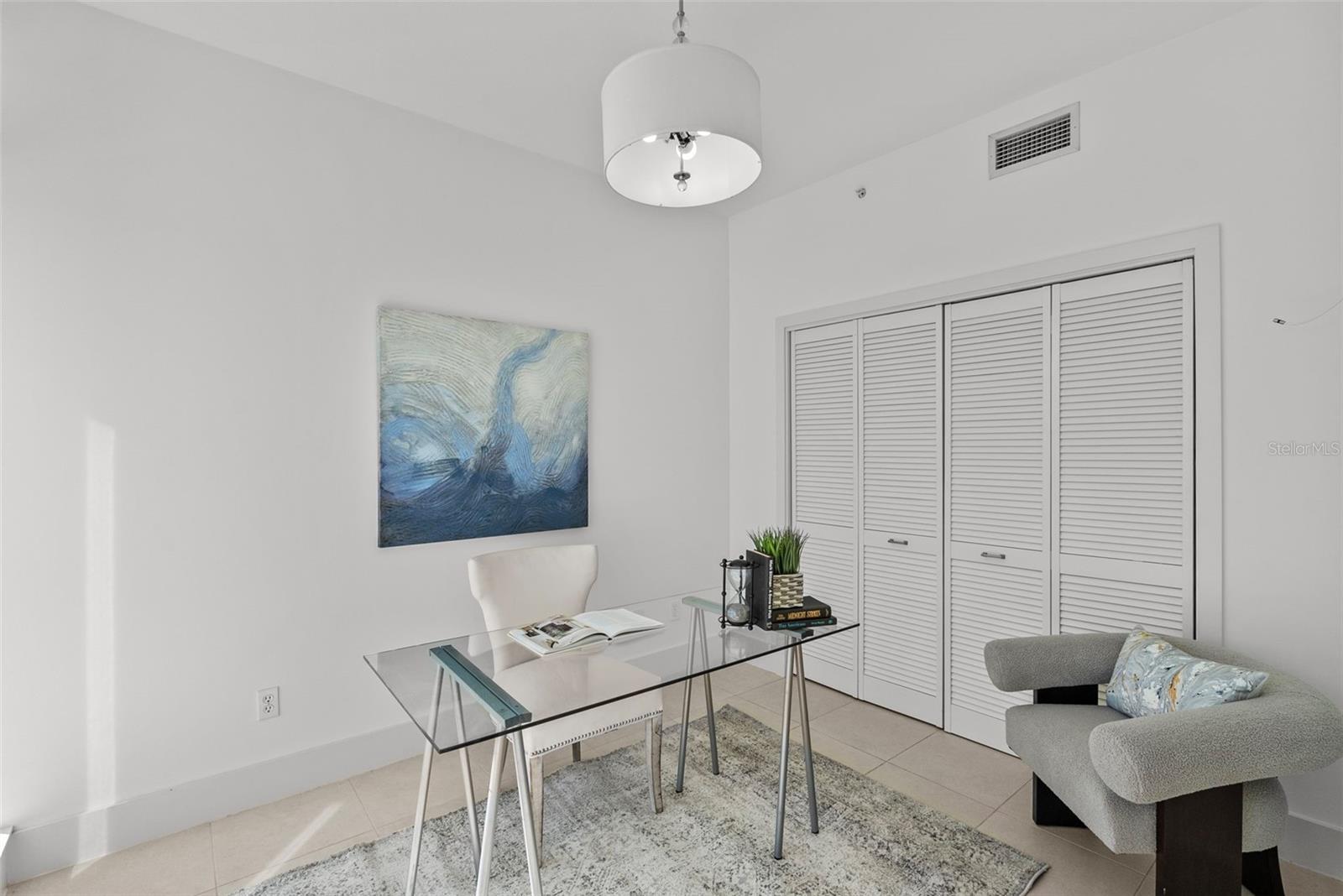 Listing photo id 5 for 175 1st Street S 1604