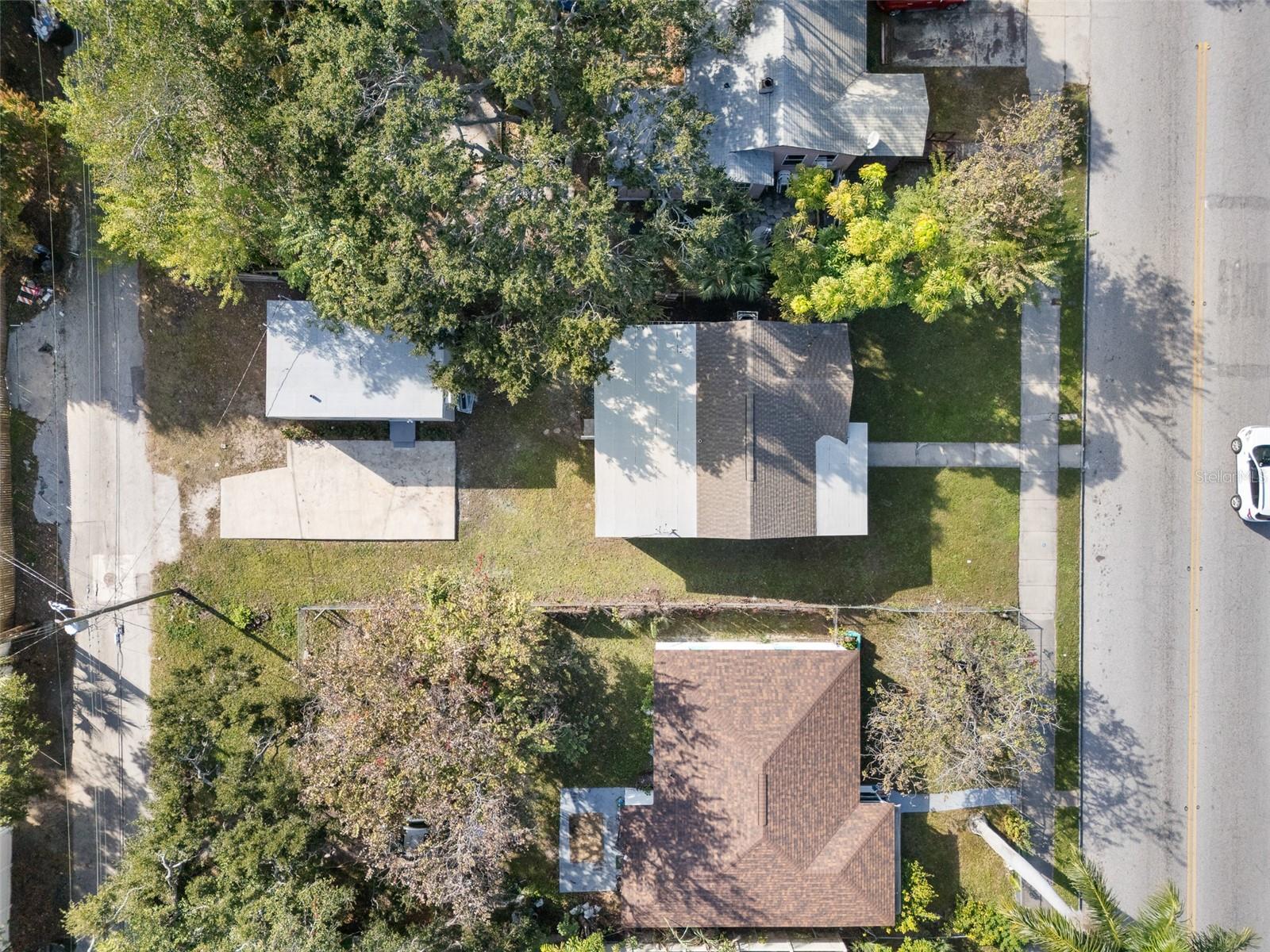 Listing photo id 9 for 834 18th Avenue S