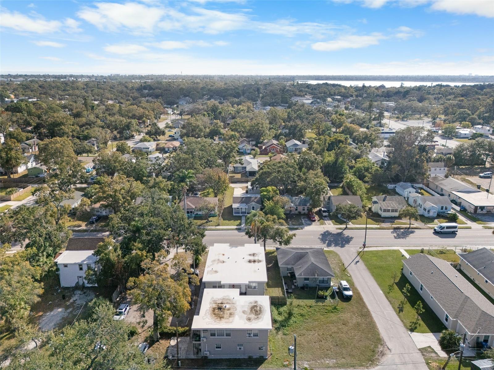 Listing photo id 14 for 834 18th Avenue S