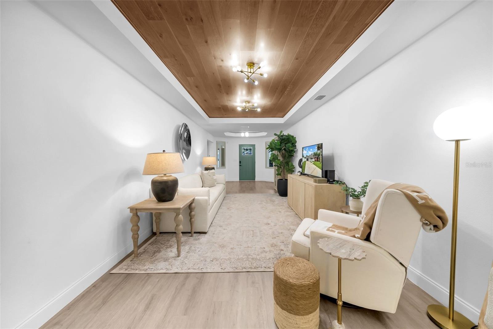 Image 12 of 58 For 809 Hanna Avenue