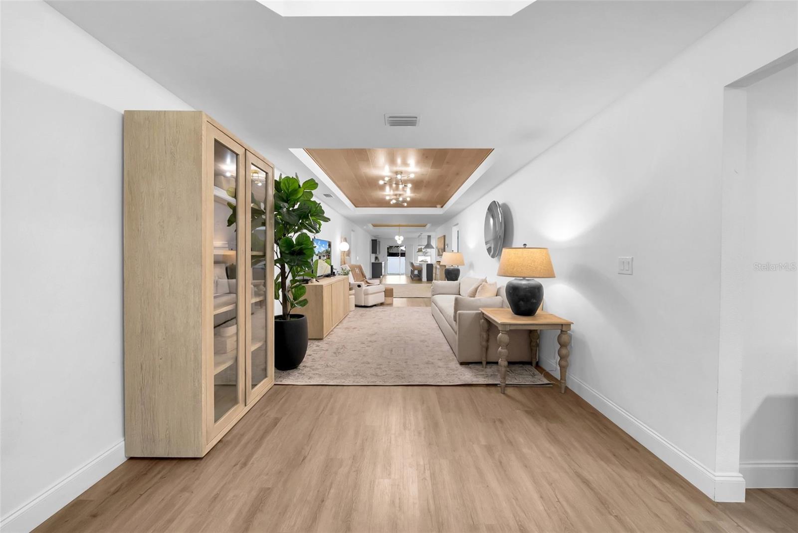 Image 13 of 58 For 809 Hanna Avenue