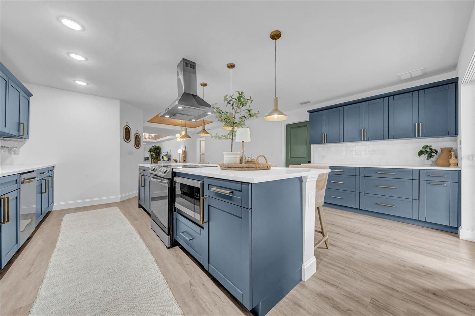 Image 2 of 58 For 809 Hanna Avenue