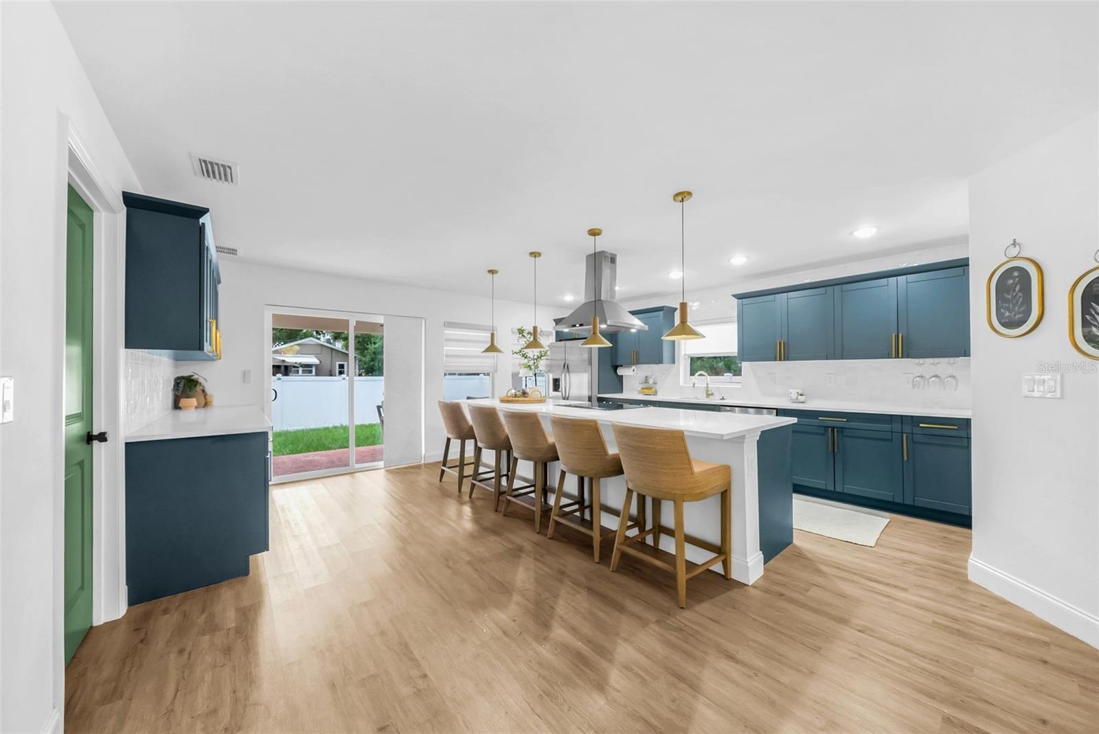 Image 21 of 58 For 809 Hanna Avenue