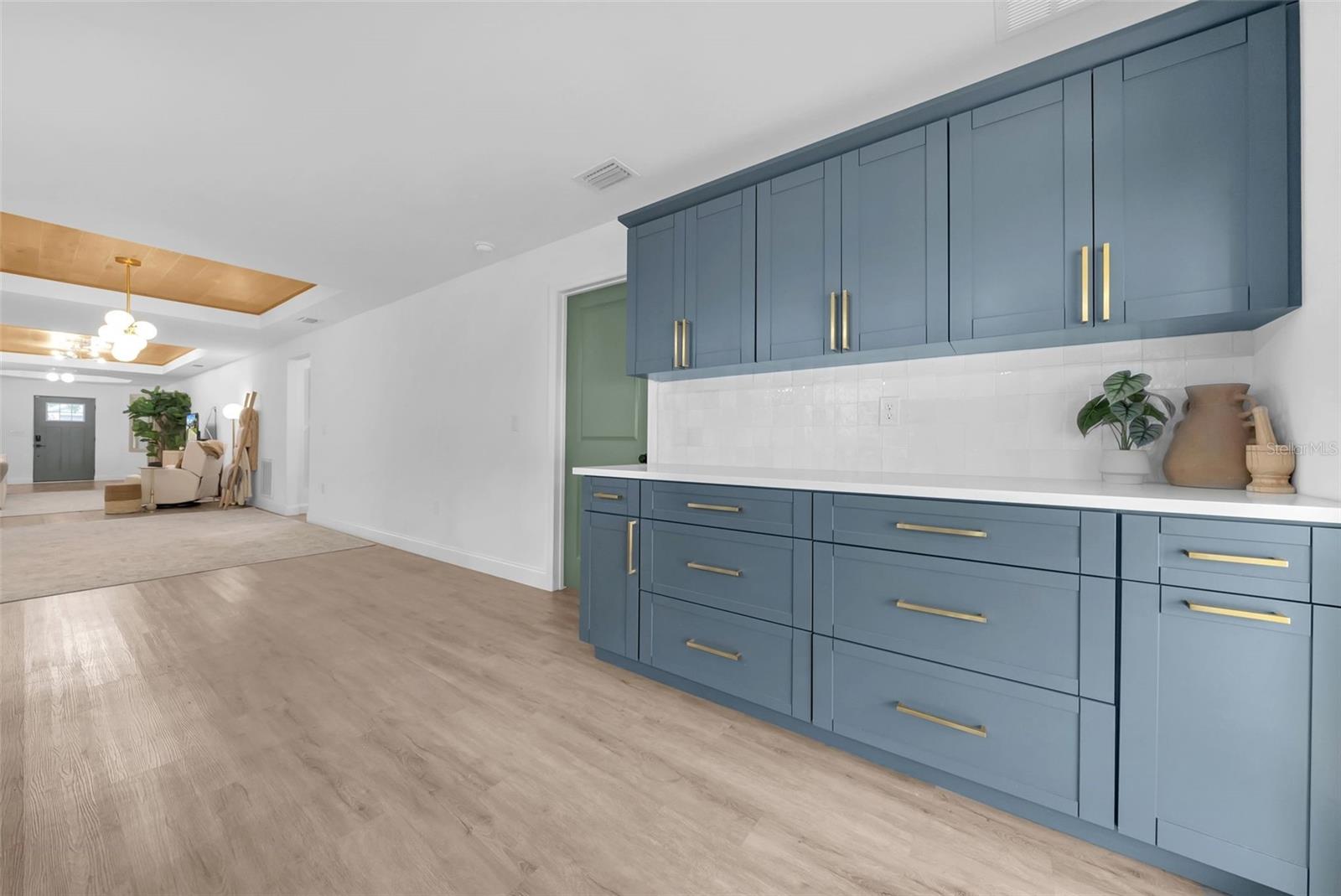 Image 29 of 58 For 809 Hanna Avenue