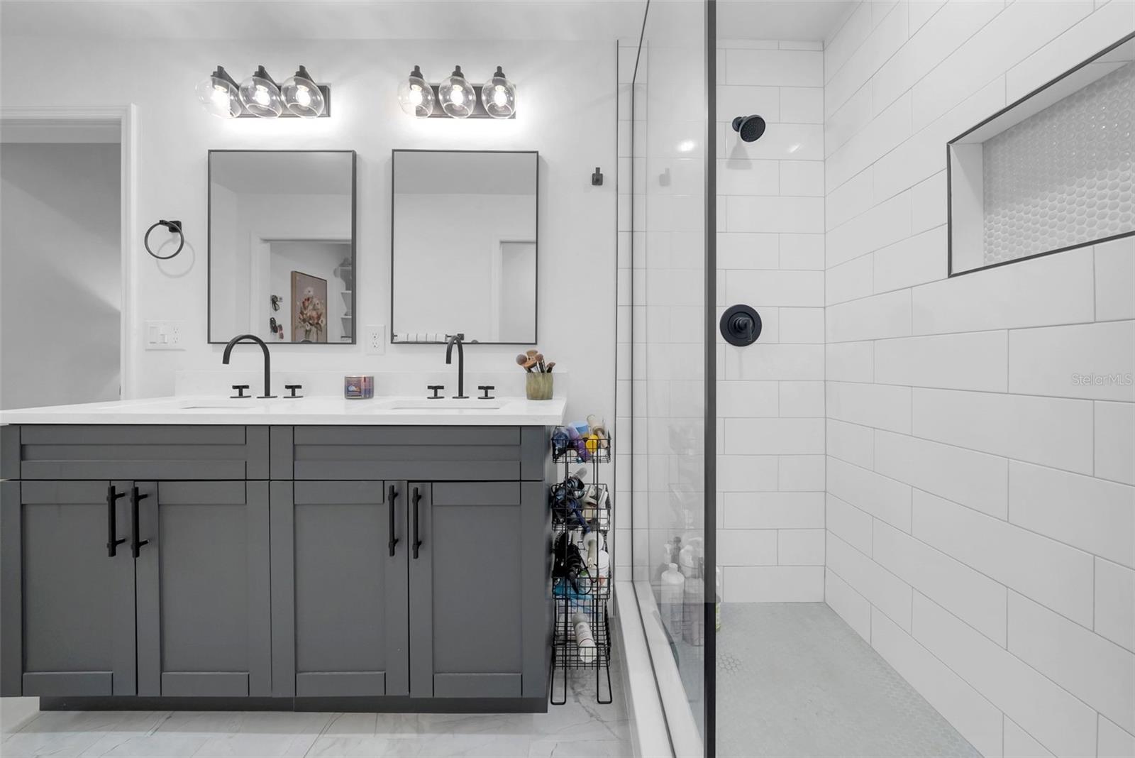 Image 36 of 58 For 809 Hanna Avenue