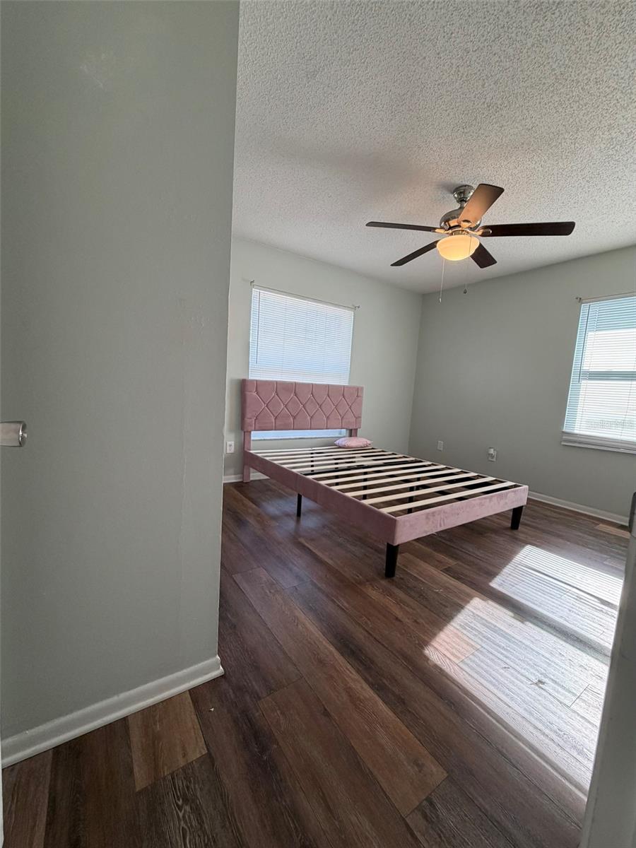 Image 12 of 36 For 4284 Surfside Circle