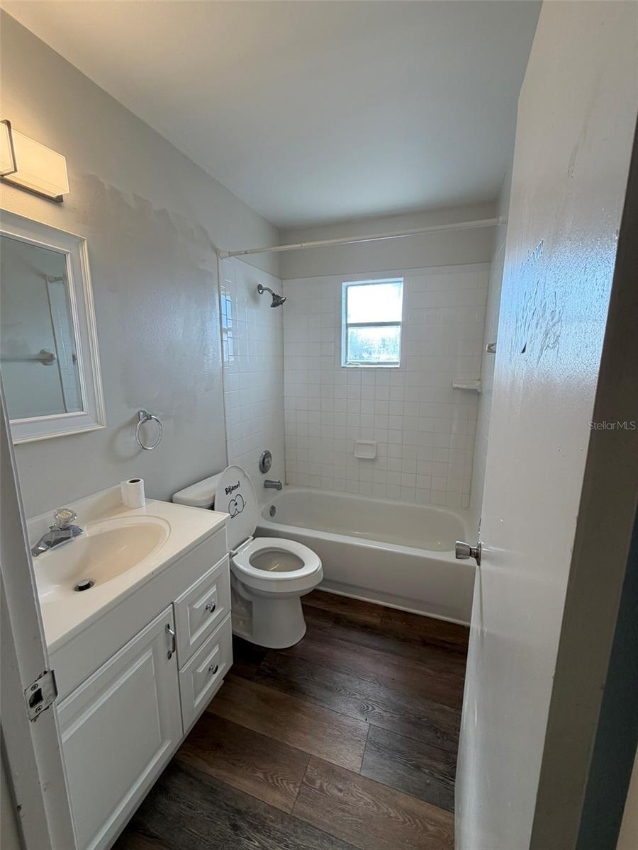 Image 13 of 36 For 4284 Surfside Circle