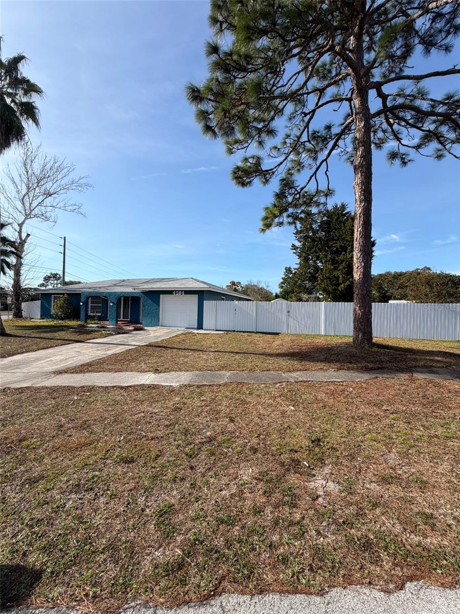 Image 2 of 36 For 4284 Surfside Circle