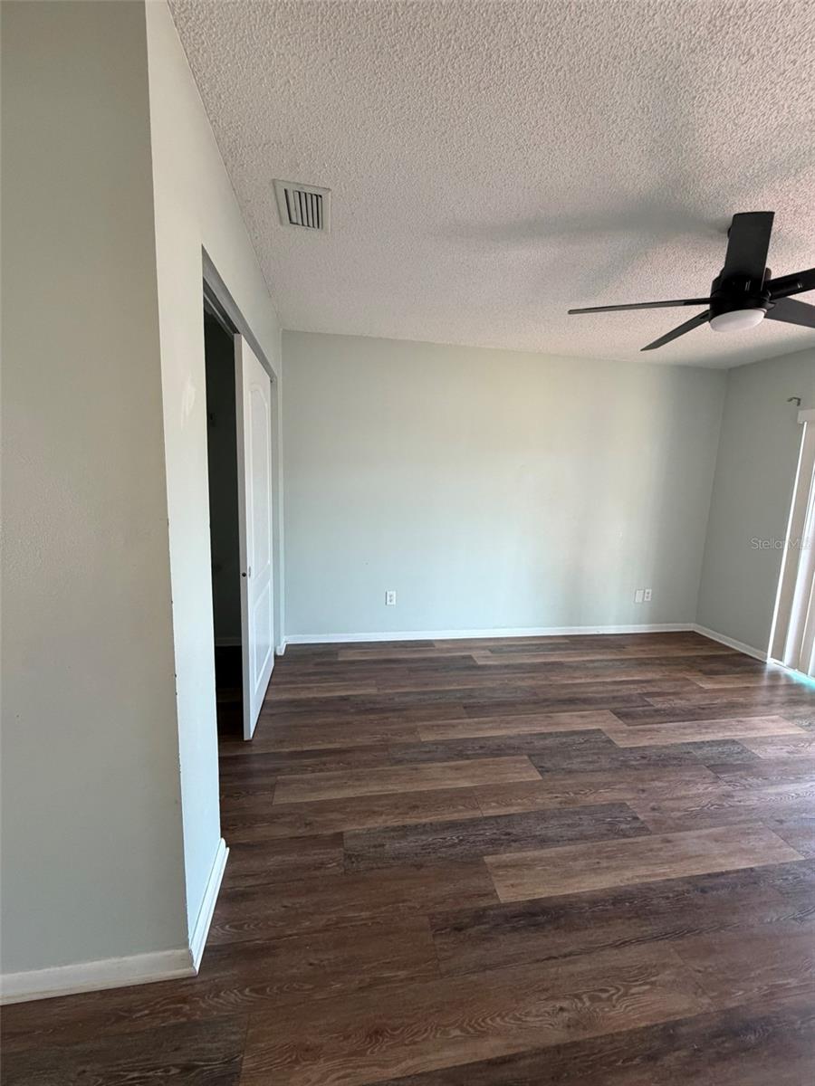 Image 21 of 36 For 4284 Surfside Circle