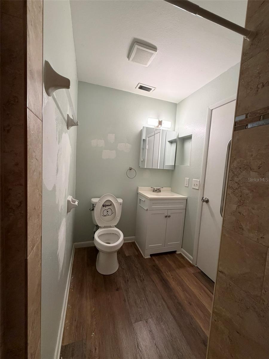 Image 23 of 36 For 4284 Surfside Circle