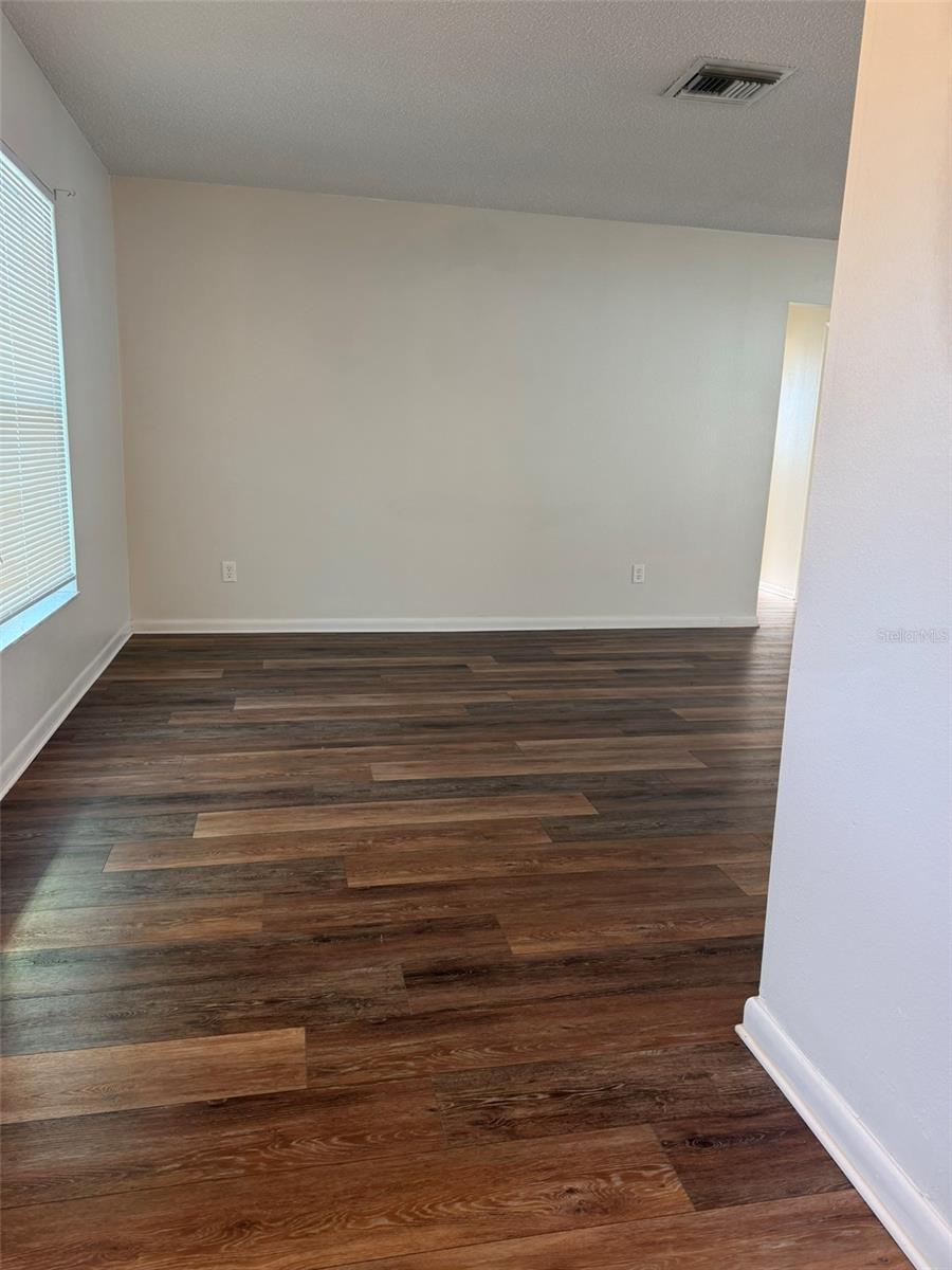 Image 4 of 36 For 4284 Surfside Circle