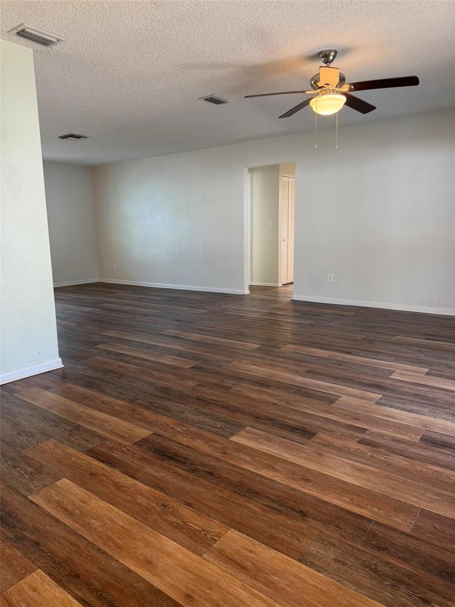 Image 7 of 36 For 4284 Surfside Circle