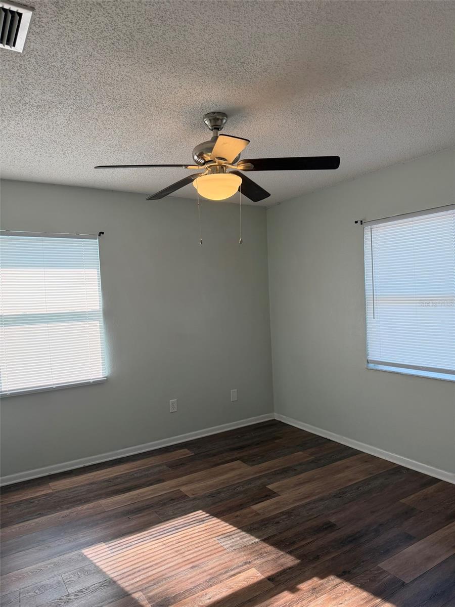 Image 8 of 36 For 4284 Surfside Circle