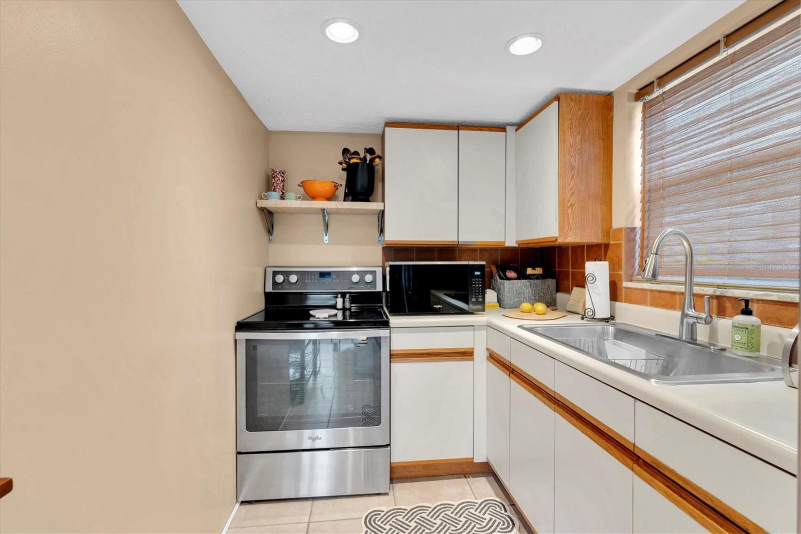 Image 10 of 24 For 8800 Blind Pass Road 10