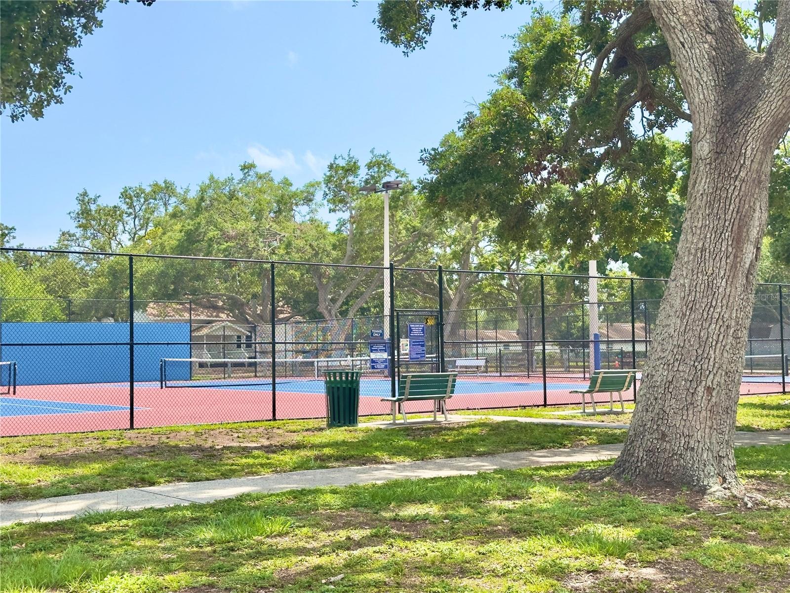 Image 19 of 22 For 3020 Clinton Street S