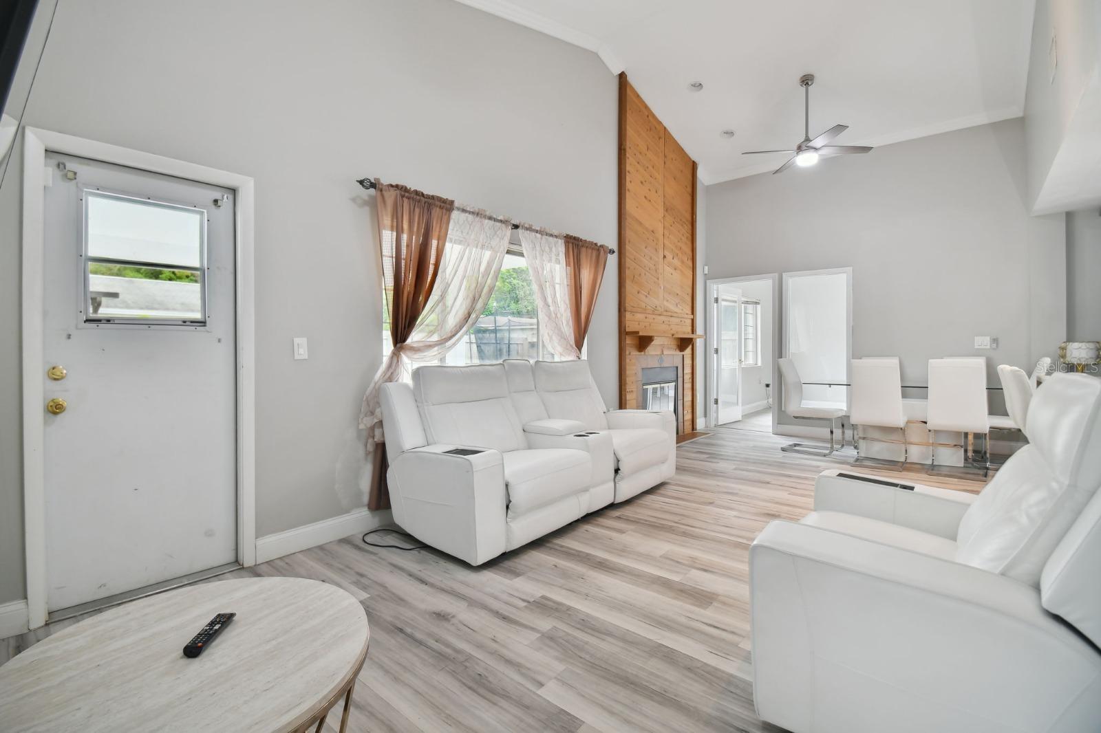 Image 4 of 40 For 6745 Ralston Beach Circle