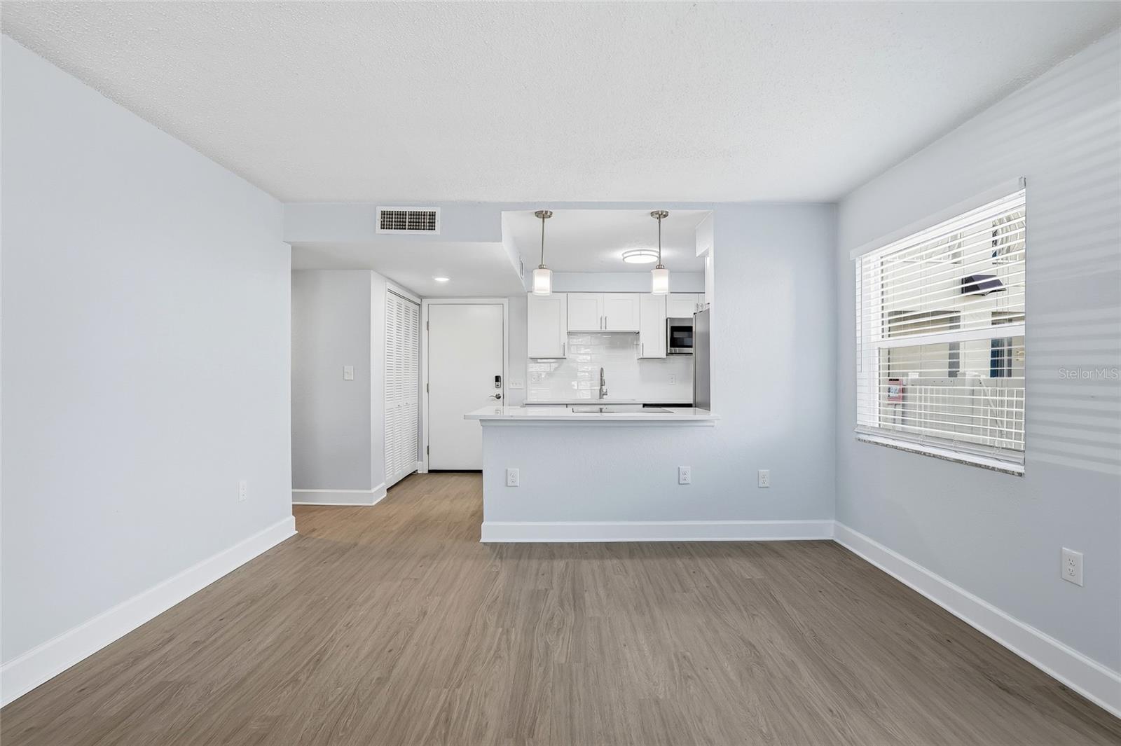 Image 15 of 39 For 17035 Gulf Boulevard 113