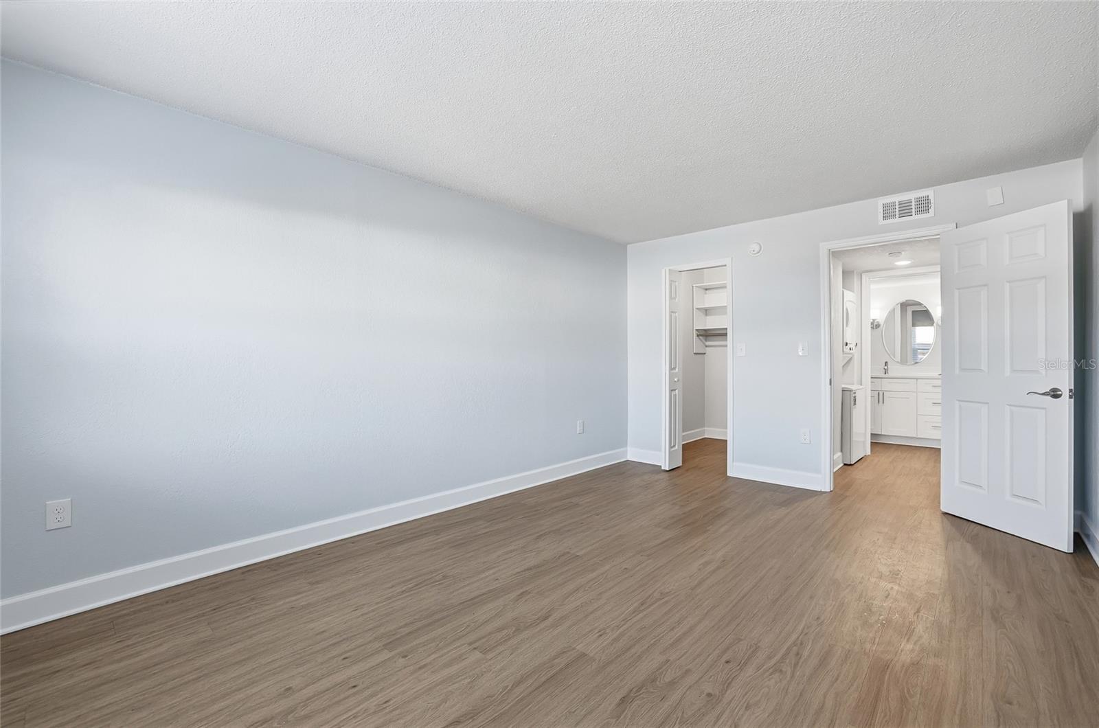 Image 21 of 39 For 17035 Gulf Boulevard 113