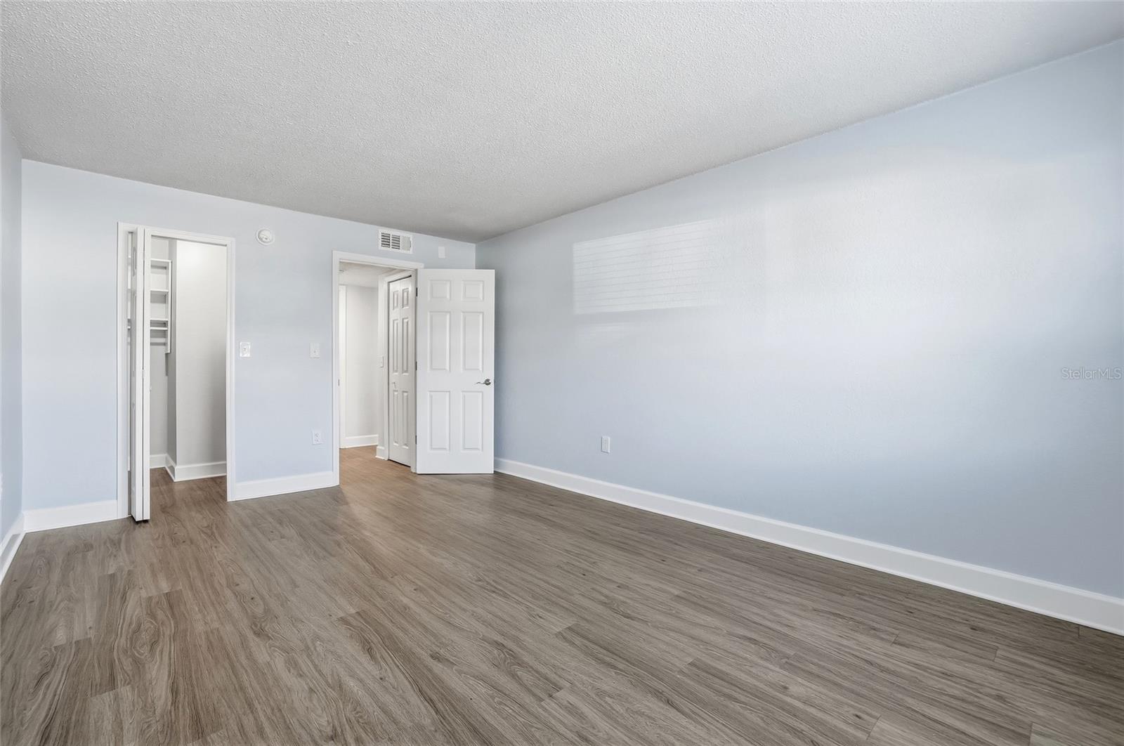 Image 22 of 39 For 17035 Gulf Boulevard 113