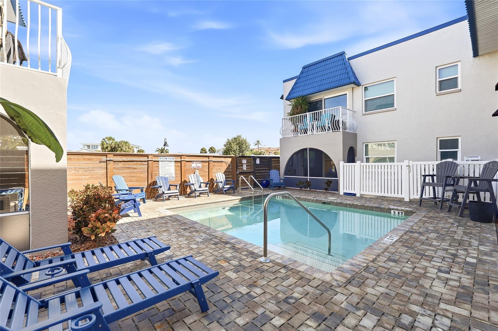 Image 32 of 39 For 17035 Gulf Boulevard 113