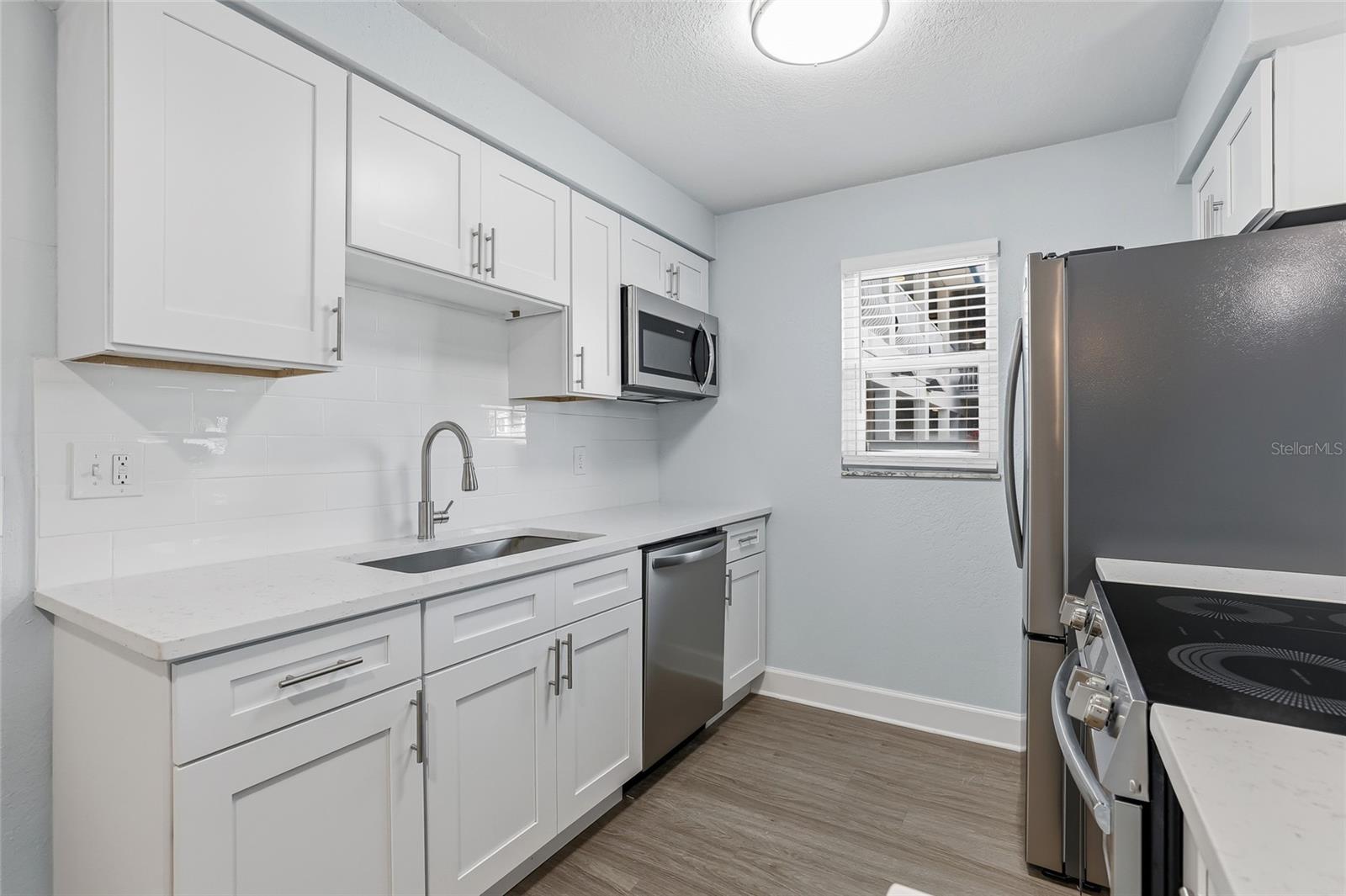 Image 7 of 39 For 17035 Gulf Boulevard 113