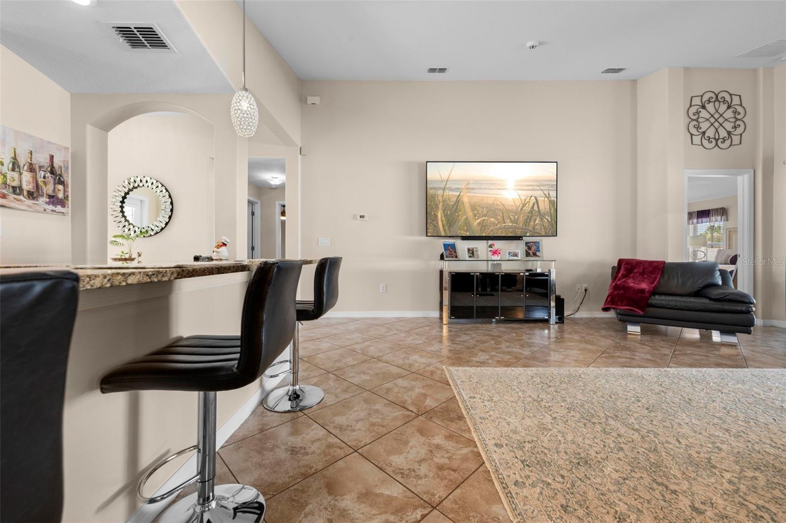 Image 15 of 49 For 10114 Ives Loop