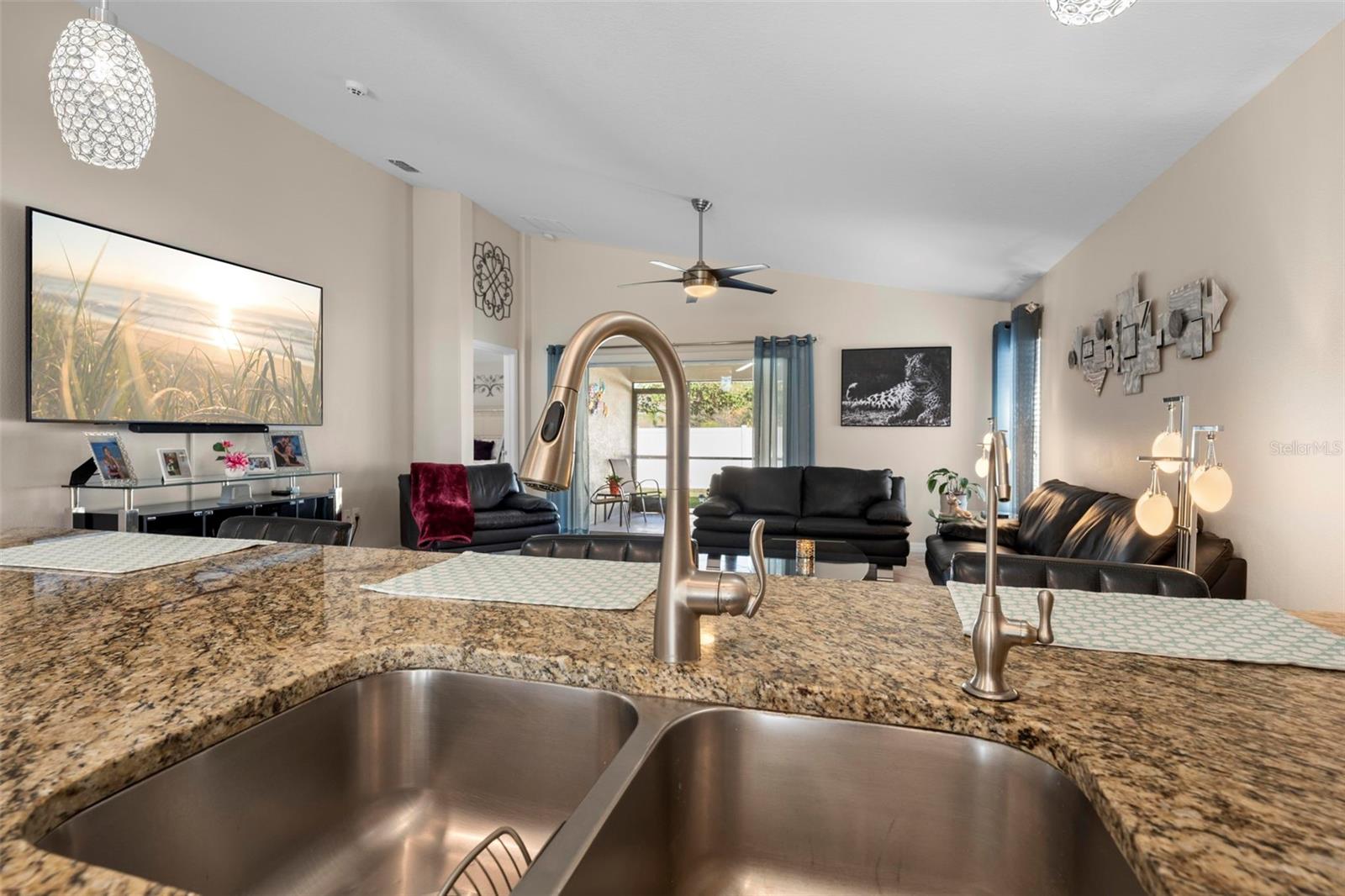 Image 21 of 49 For 10114 Ives Loop