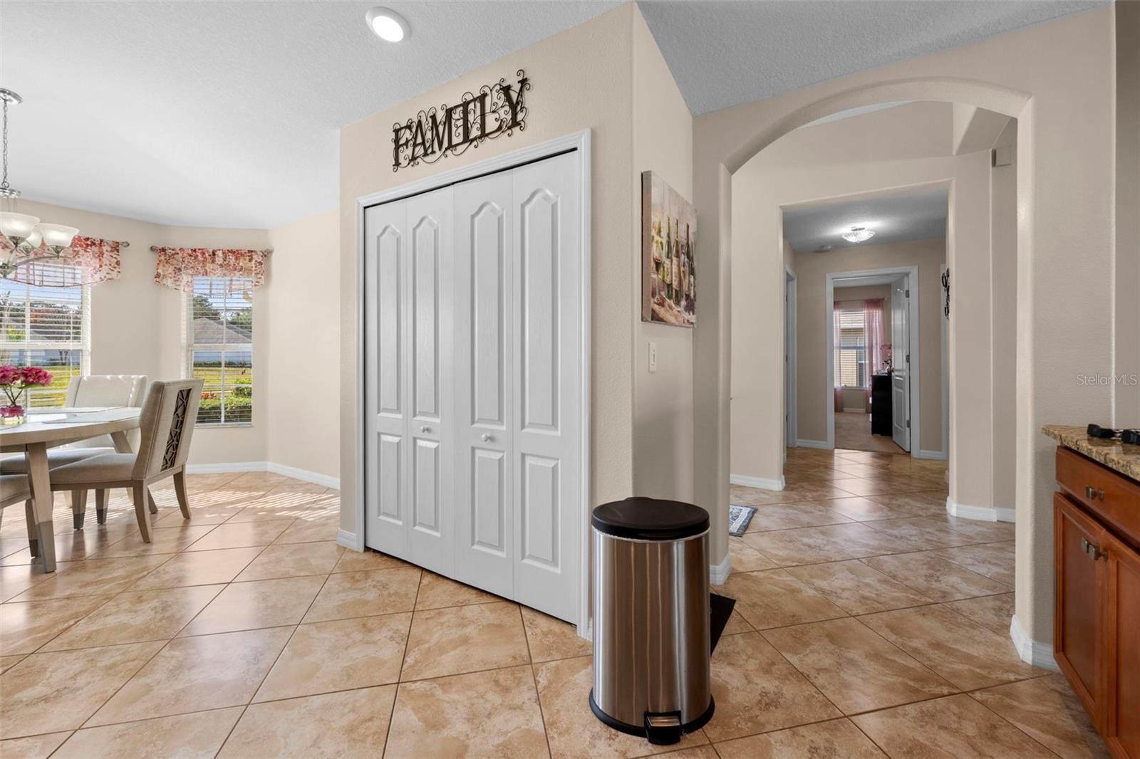 Image 23 of 49 For 10114 Ives Loop