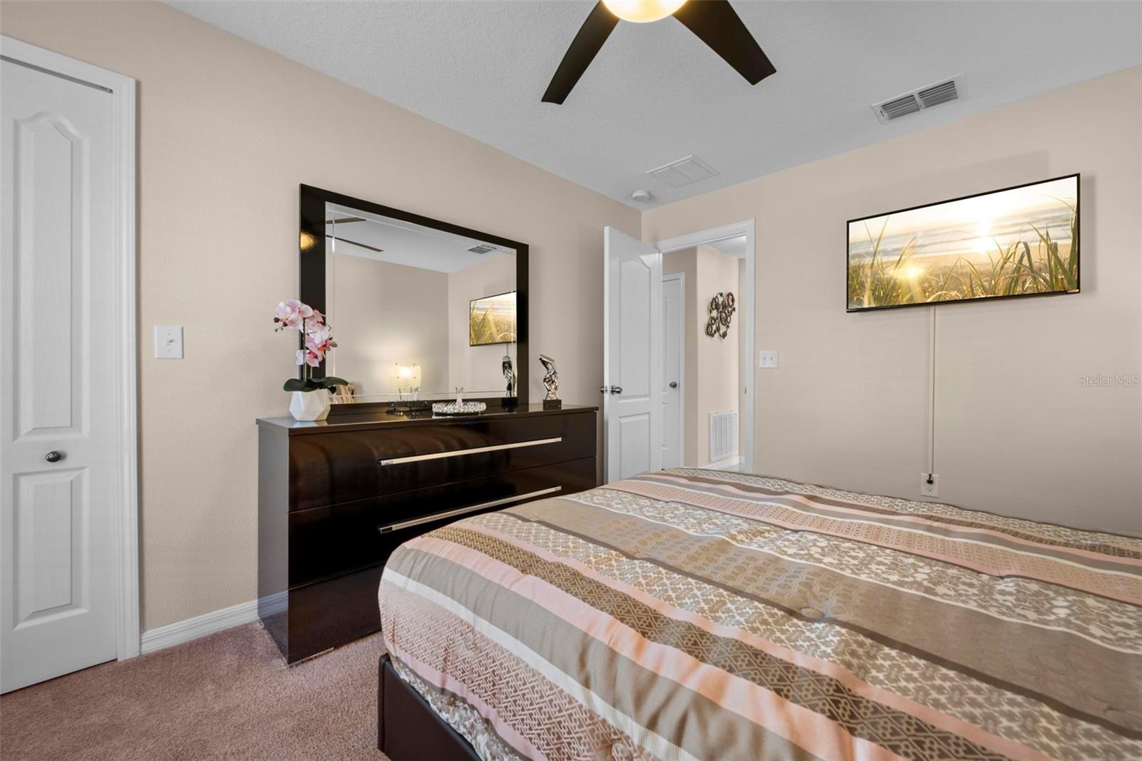 Image 40 of 49 For 10114 Ives Loop