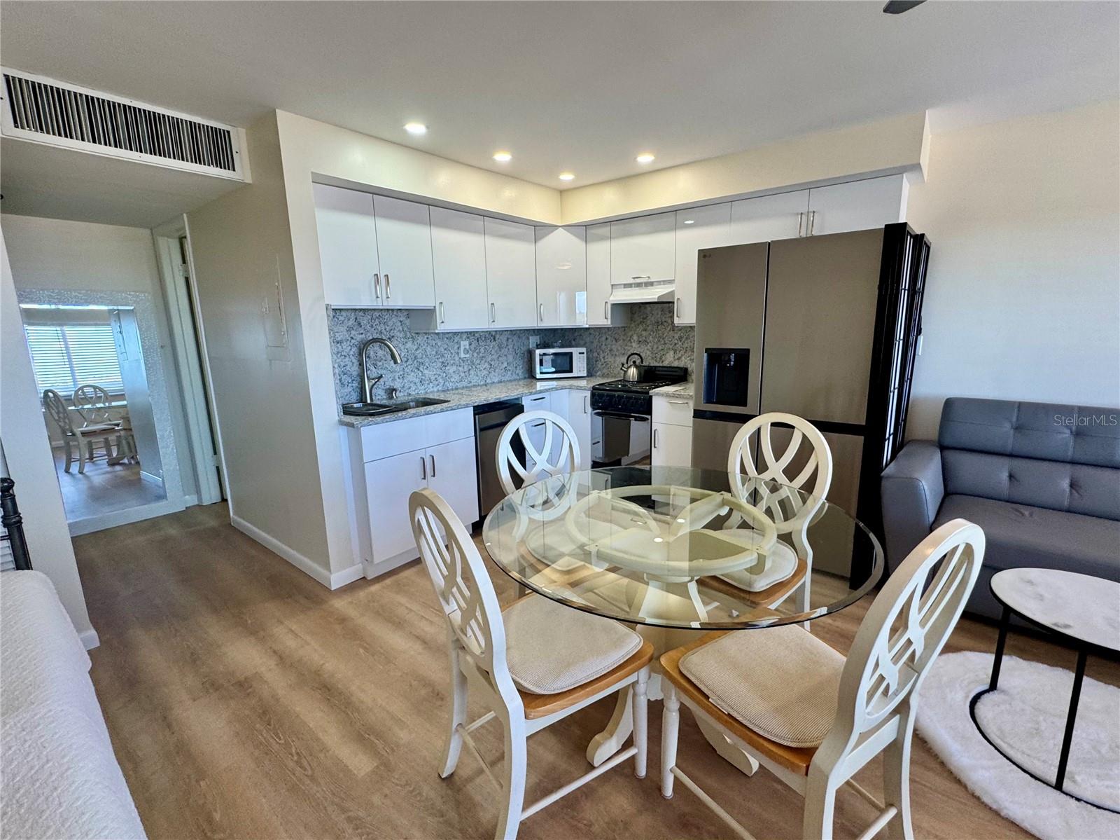 Image 6 of 16 For 8950 Park Boulevard 707