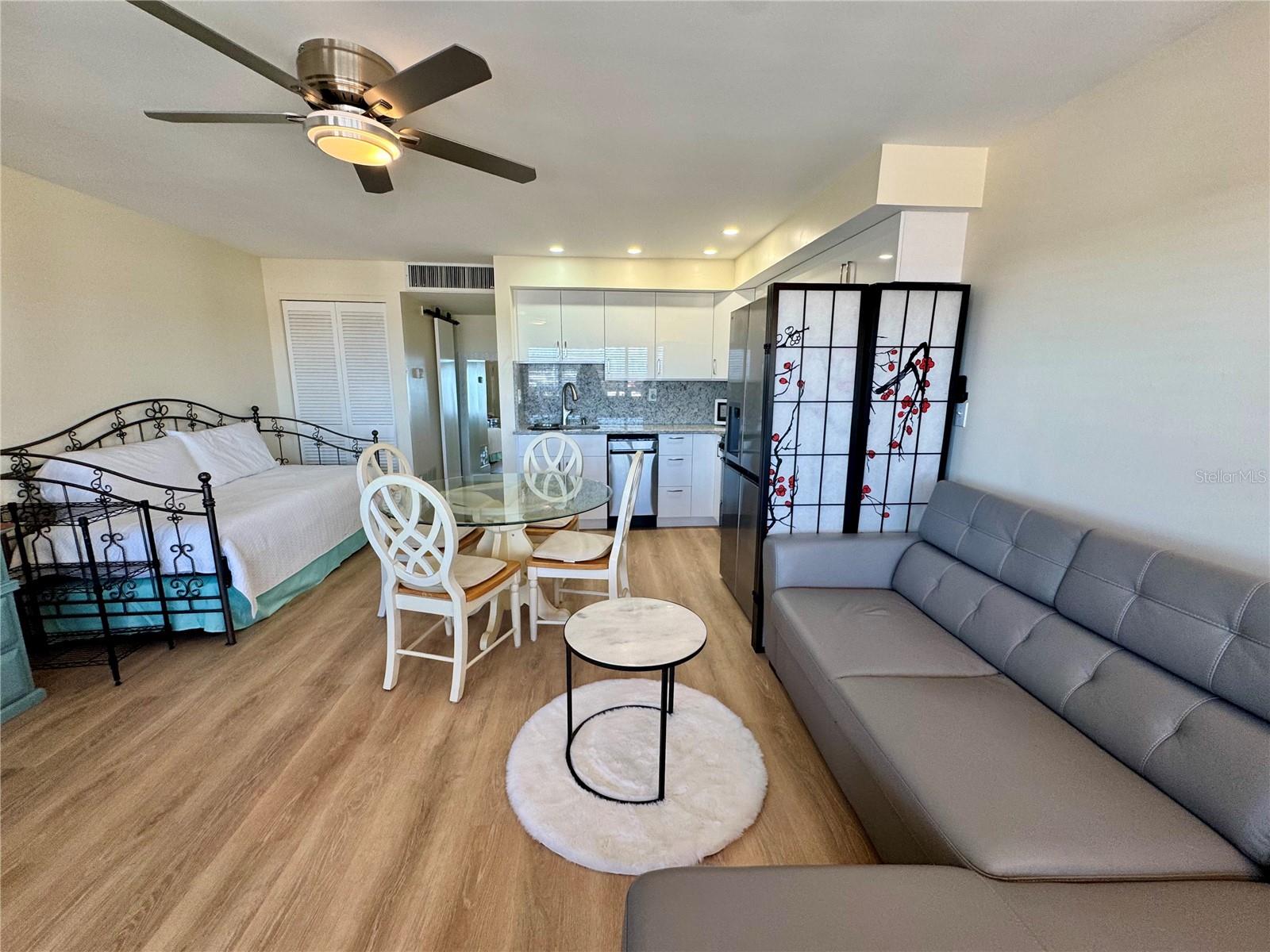 Image 8 of 16 For 8950 Park Boulevard 707