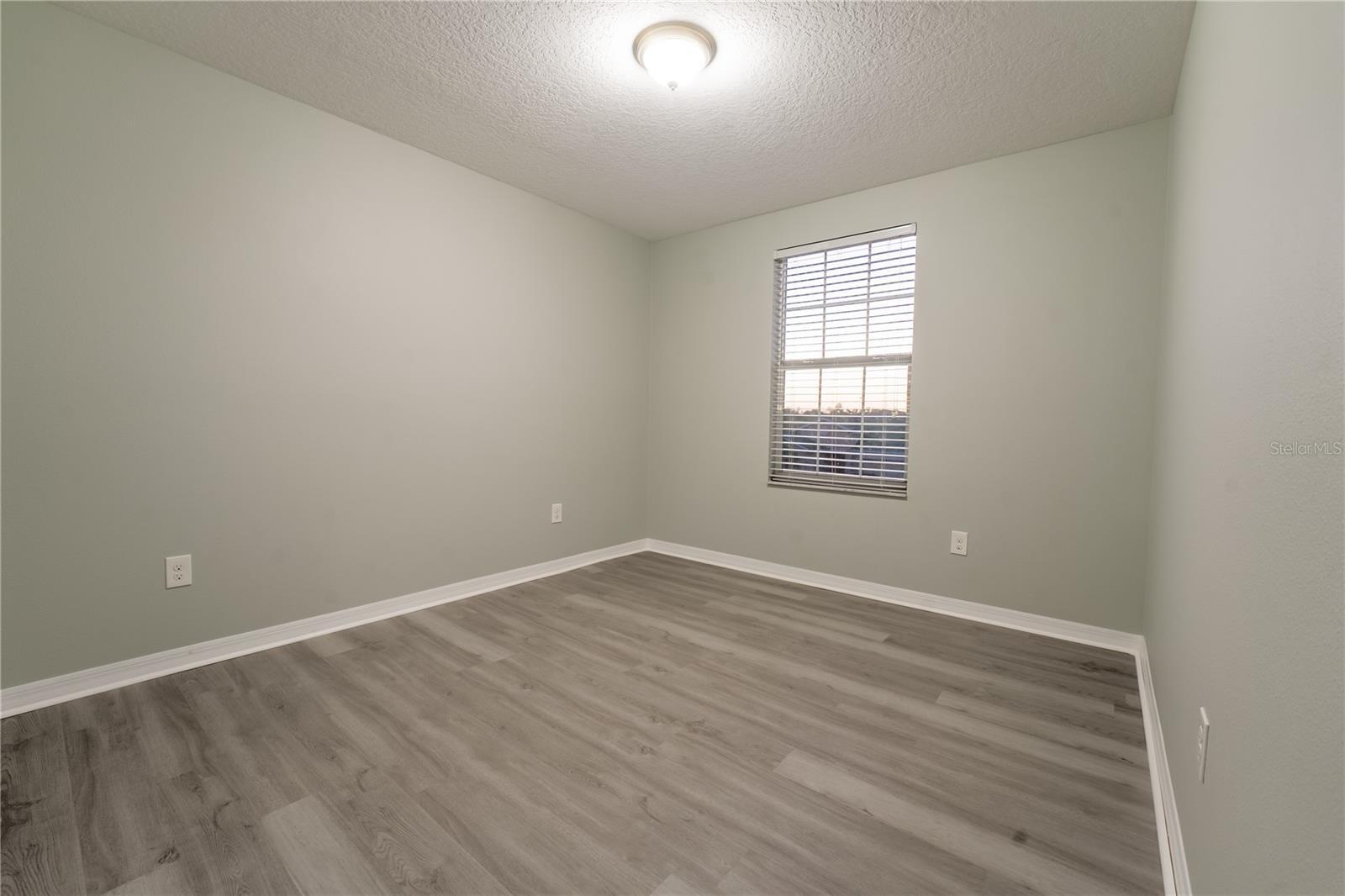 Image 32 of 59 For 253 Cascade Bend Drive