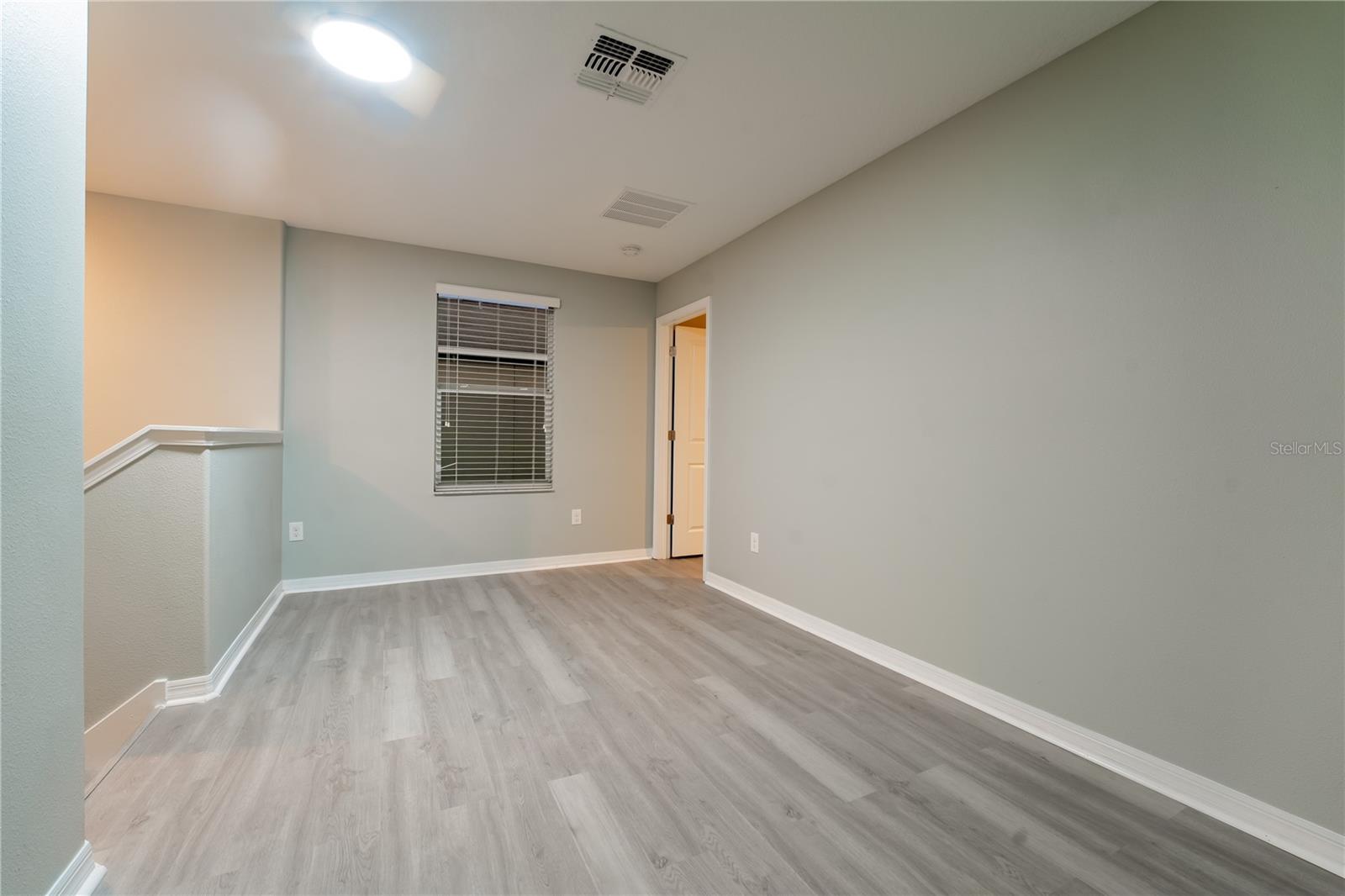 Image 34 of 59 For 253 Cascade Bend Drive