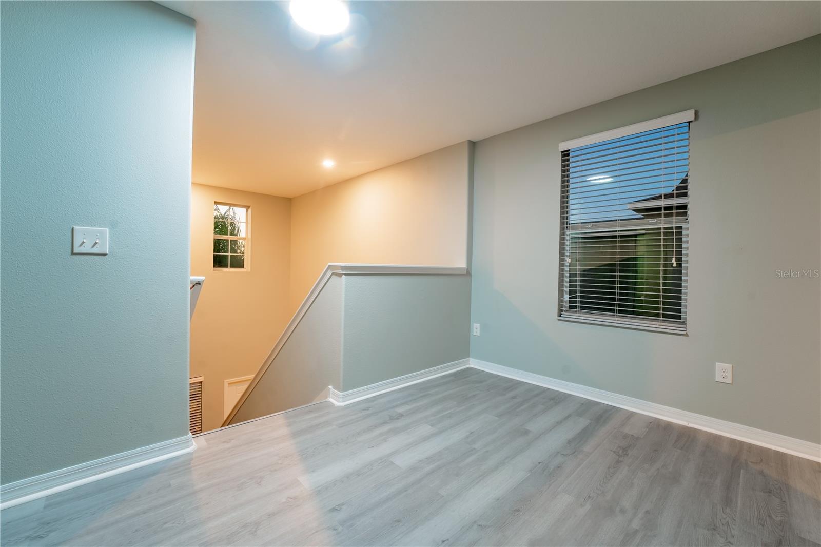 Image 35 of 59 For 253 Cascade Bend Drive