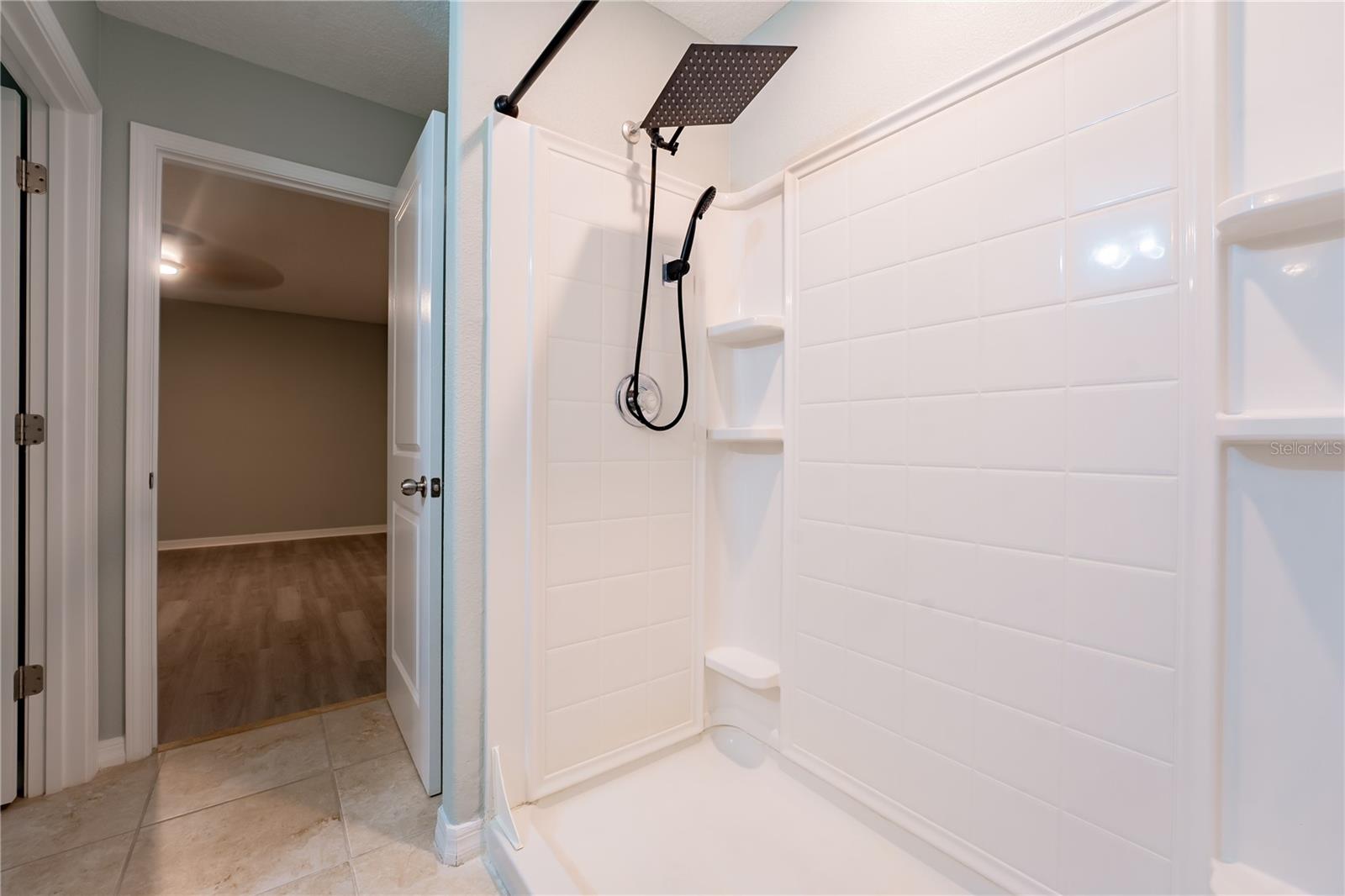 Image 42 of 59 For 253 Cascade Bend Drive