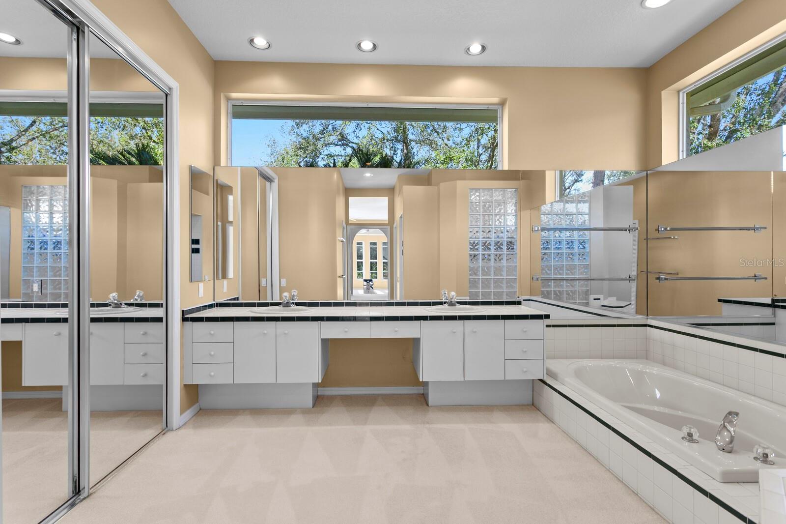 Image 27 of 63 For 4917 Londonderry Drive