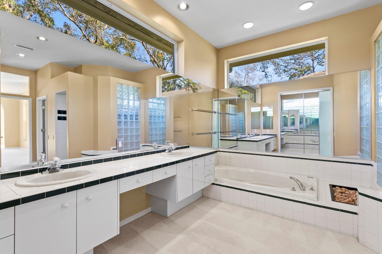 Image 28 of 63 For 4917 Londonderry Drive