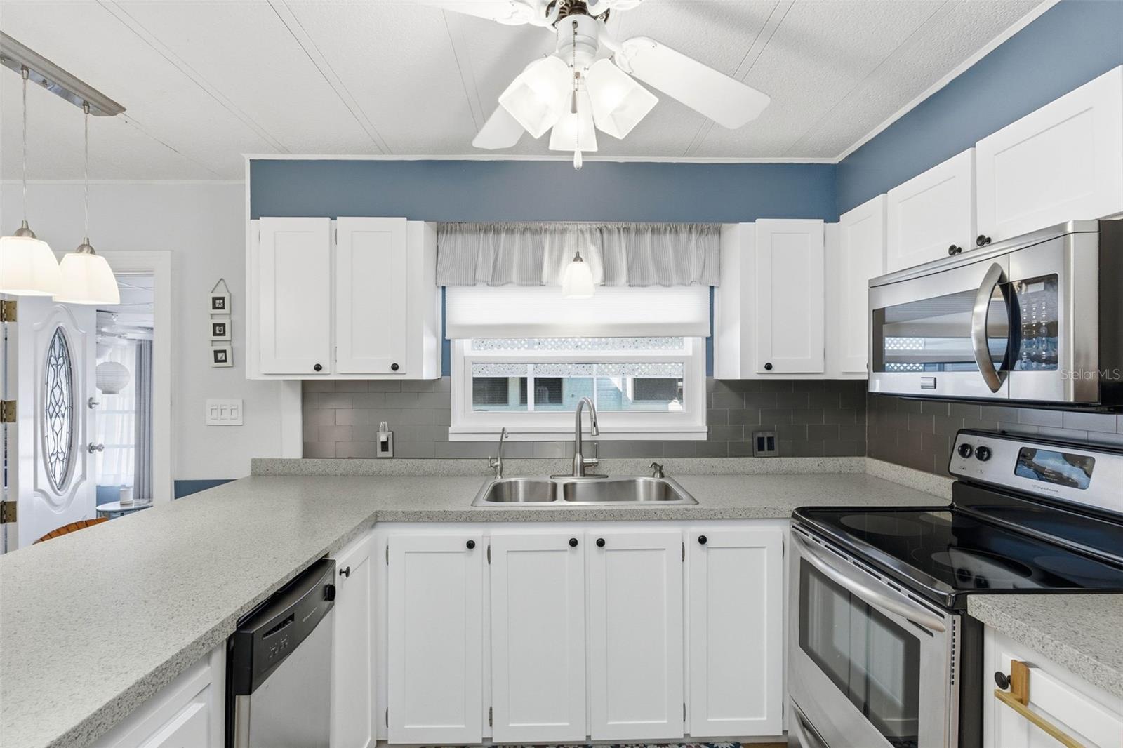 Image 15 of 43 For 226 Royal Palm Circle