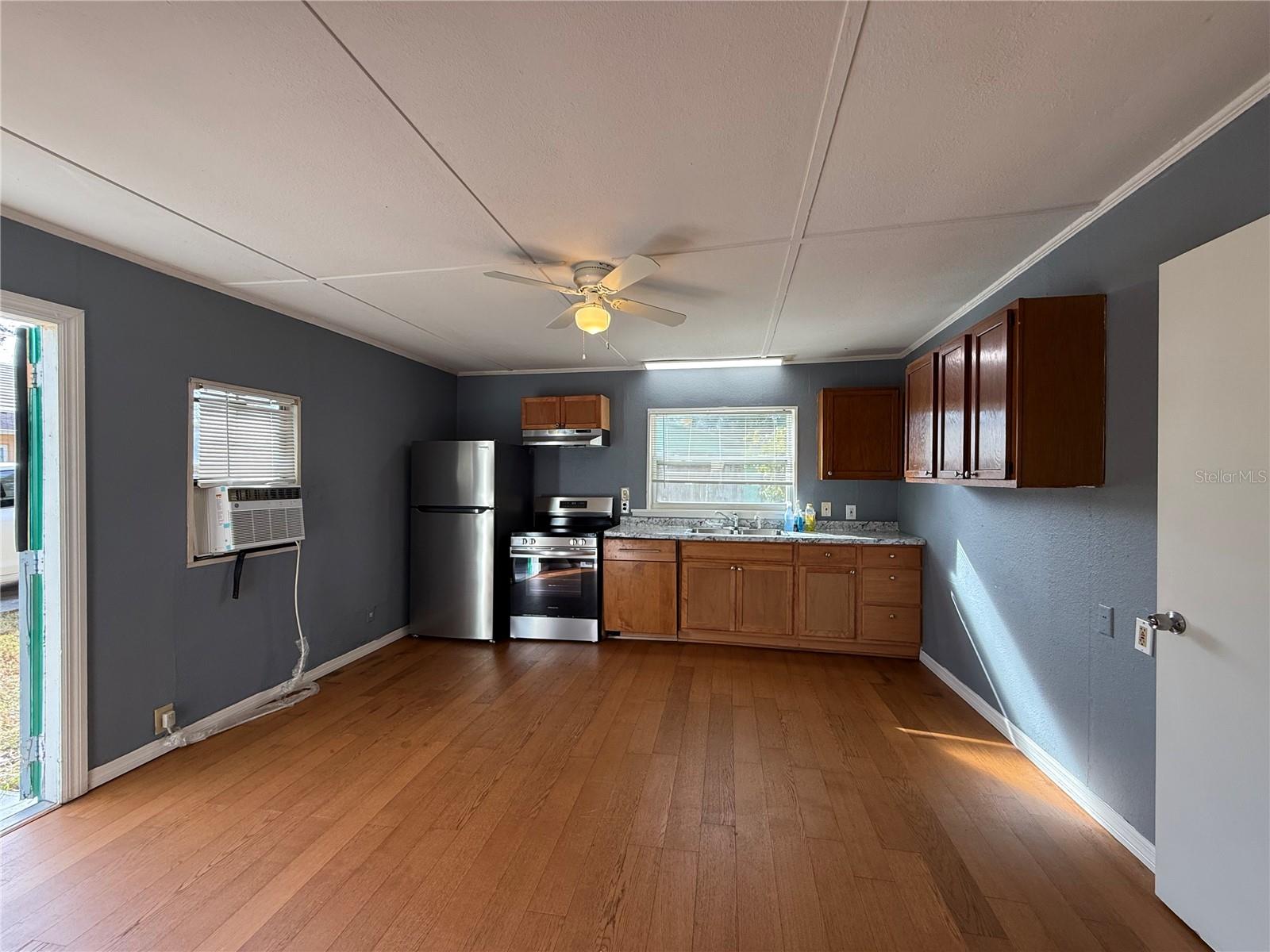 Image 4 of 13 For 6212 Missouri Avenue