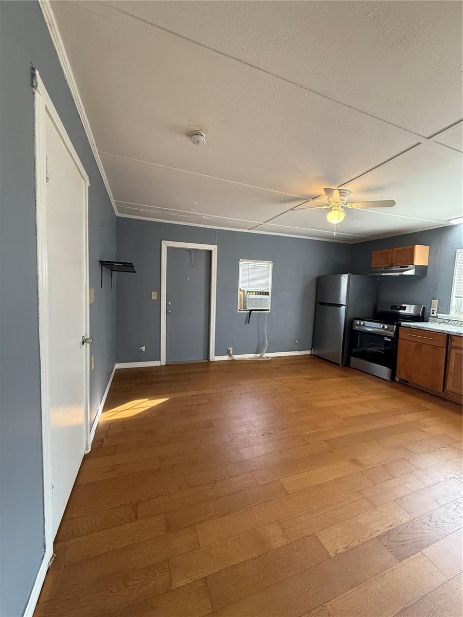 Image 6 of 13 For 6212 Missouri Avenue