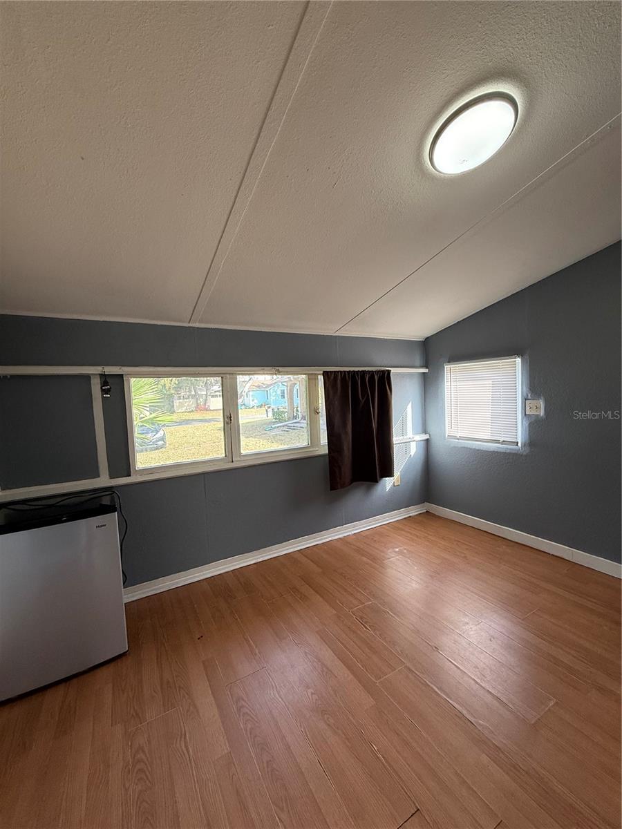 Image 7 of 13 For 6212 Missouri Avenue