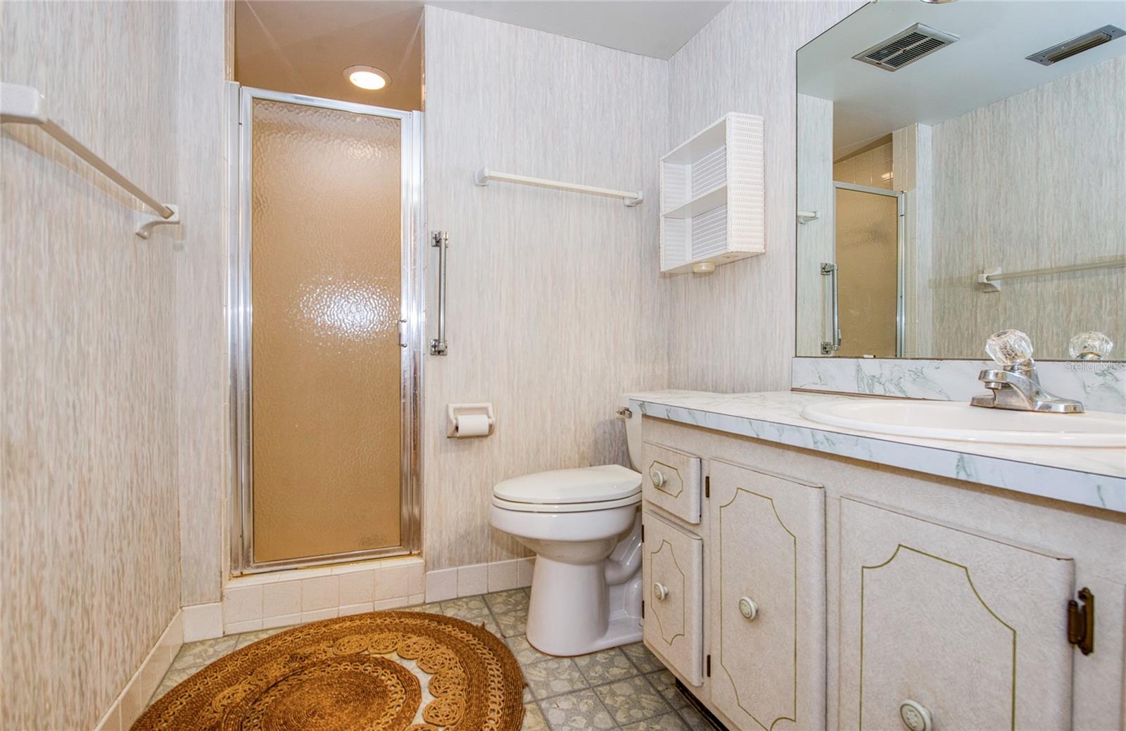 Image 11 of 13 For 2206 Cordova Green