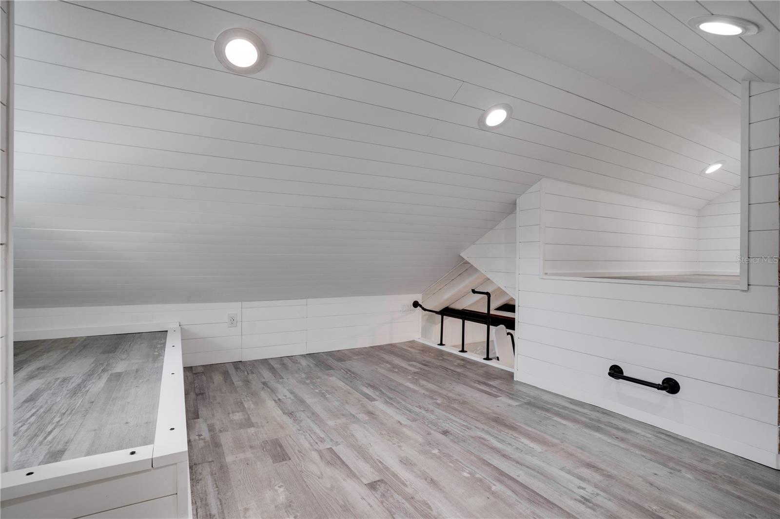 Image 36 of 52 For 126 90th Avenue