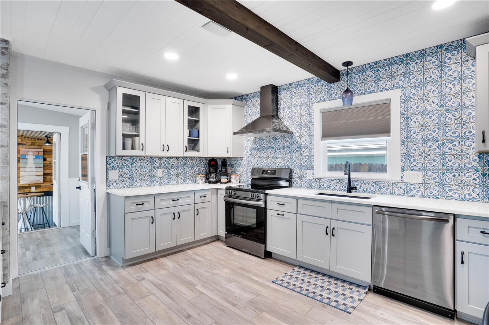 Image 7 of 52 For 126 90th Avenue