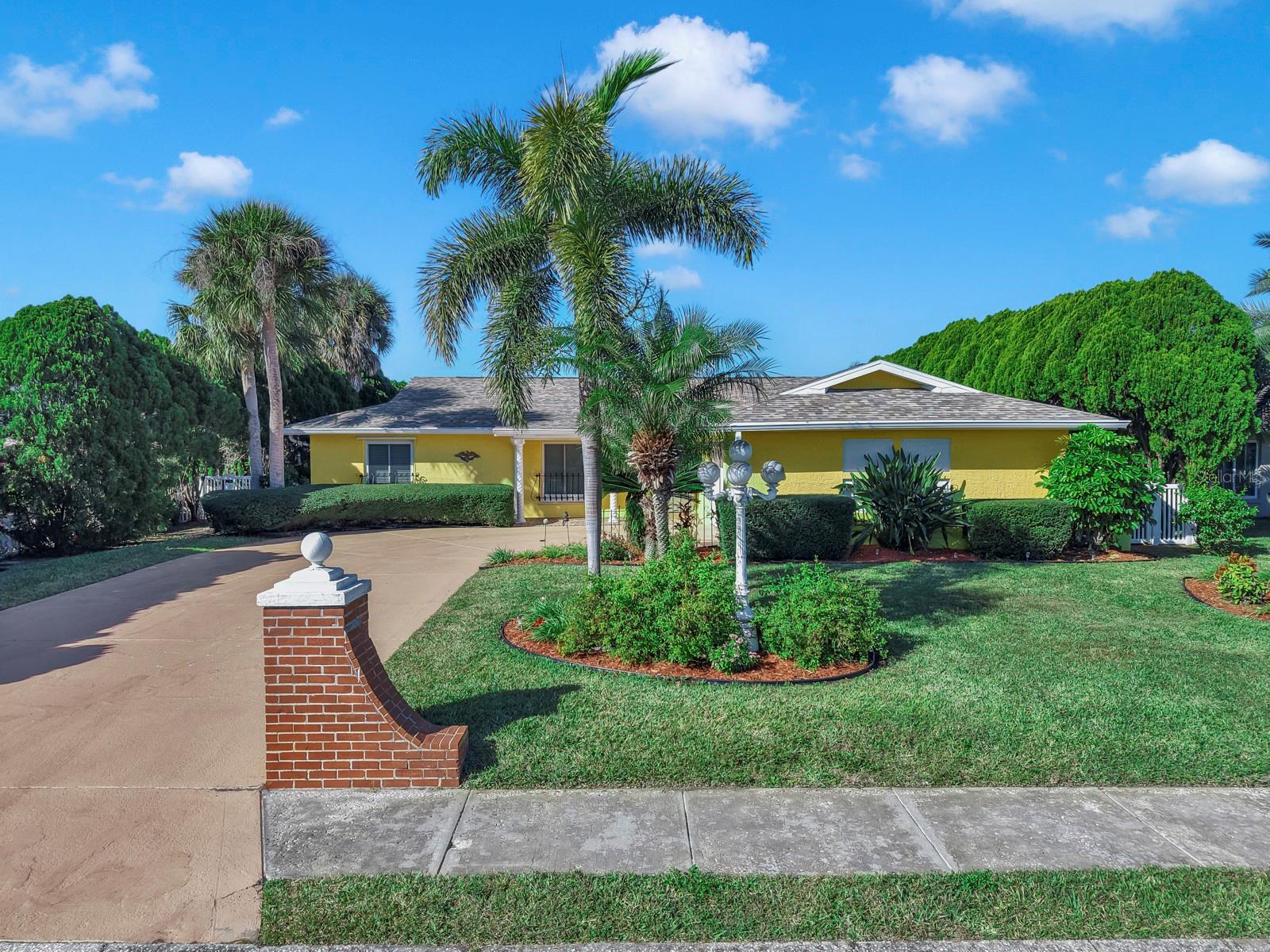 Image 16 of 77 For 6508 Solitaire Palm Way