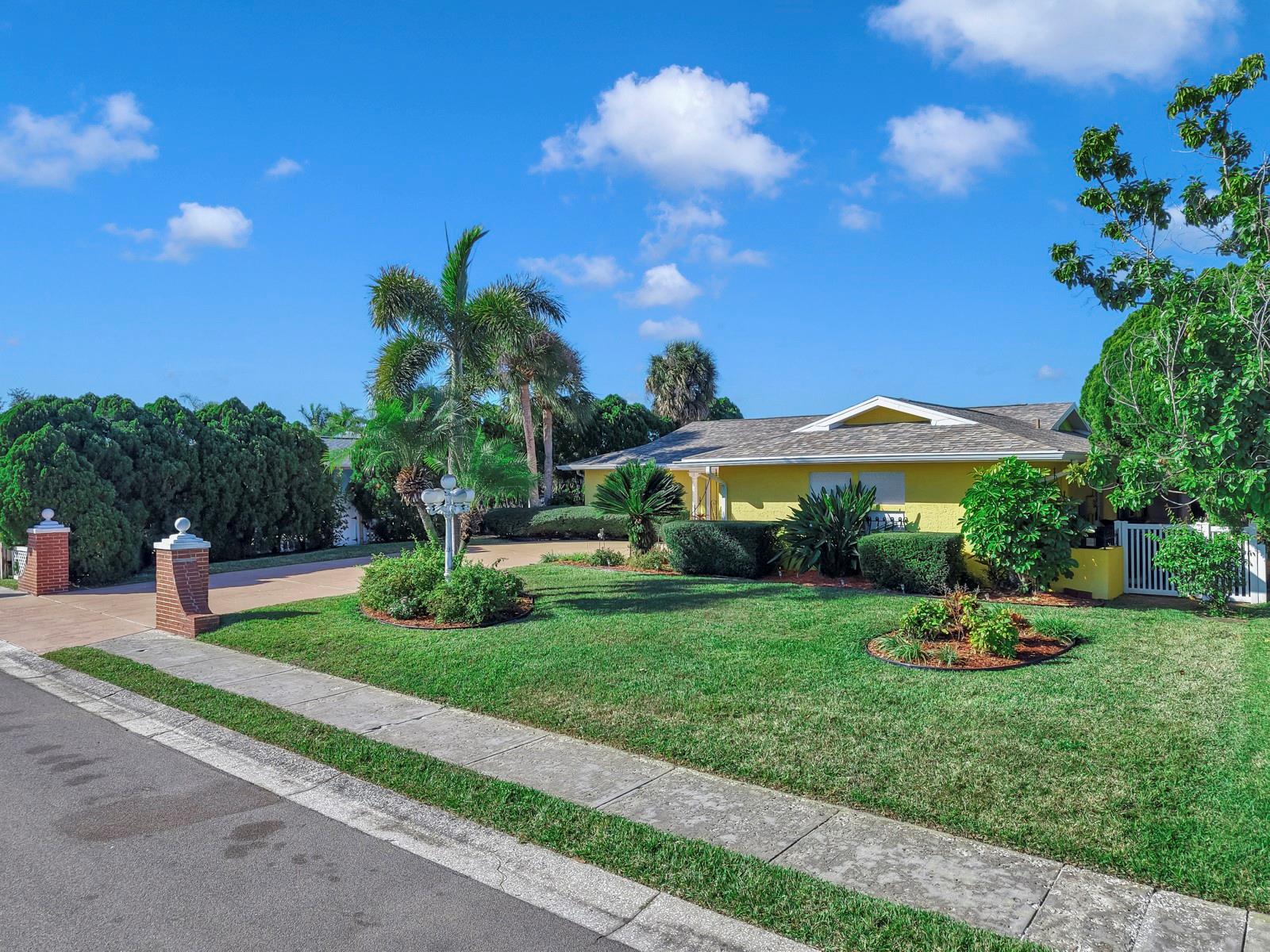 Image 17 of 77 For 6508 Solitaire Palm Way