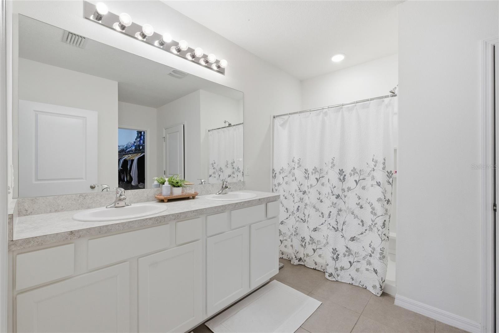 Image 17 of 31 For 6878 Wagon Trail Street