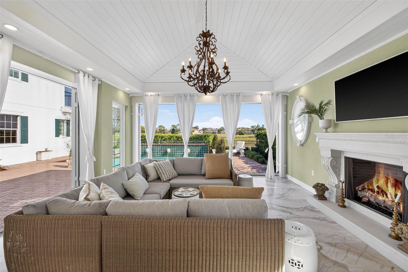 Listing photo id 2 for 7917 Bayou Club Boulevard